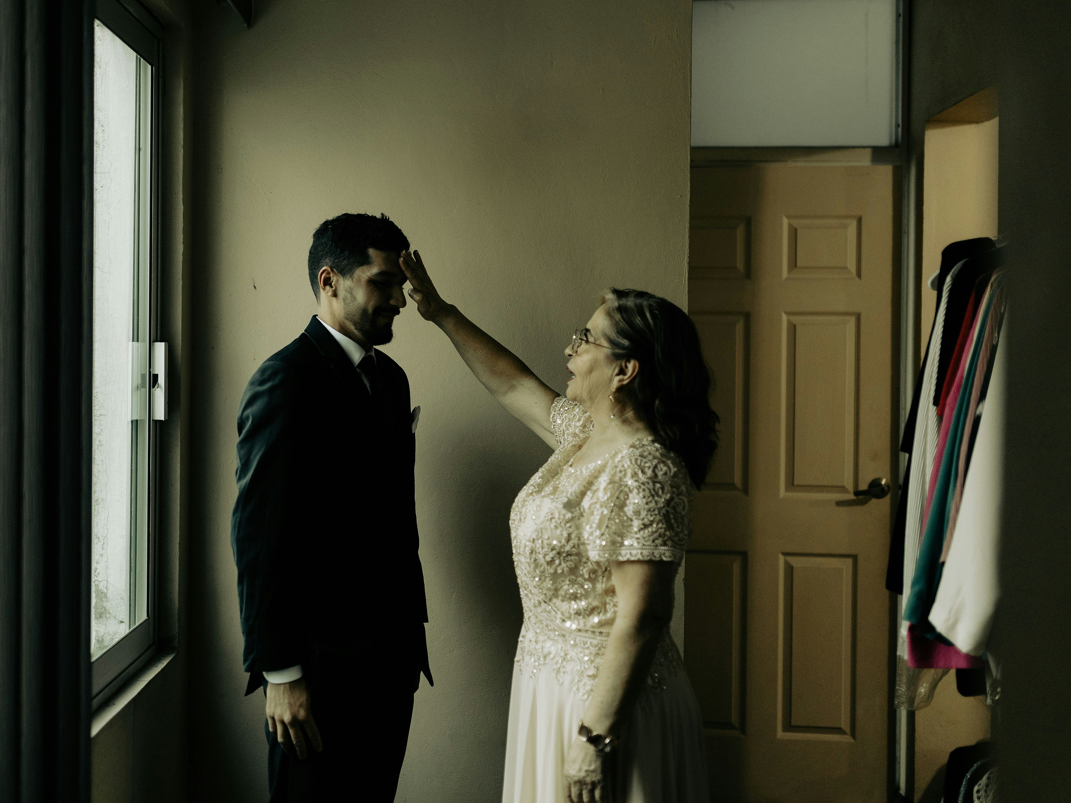 wedding mother son, wallpaper, Mother-Son Dance Songs: Touching Melodies for a Special Day 6