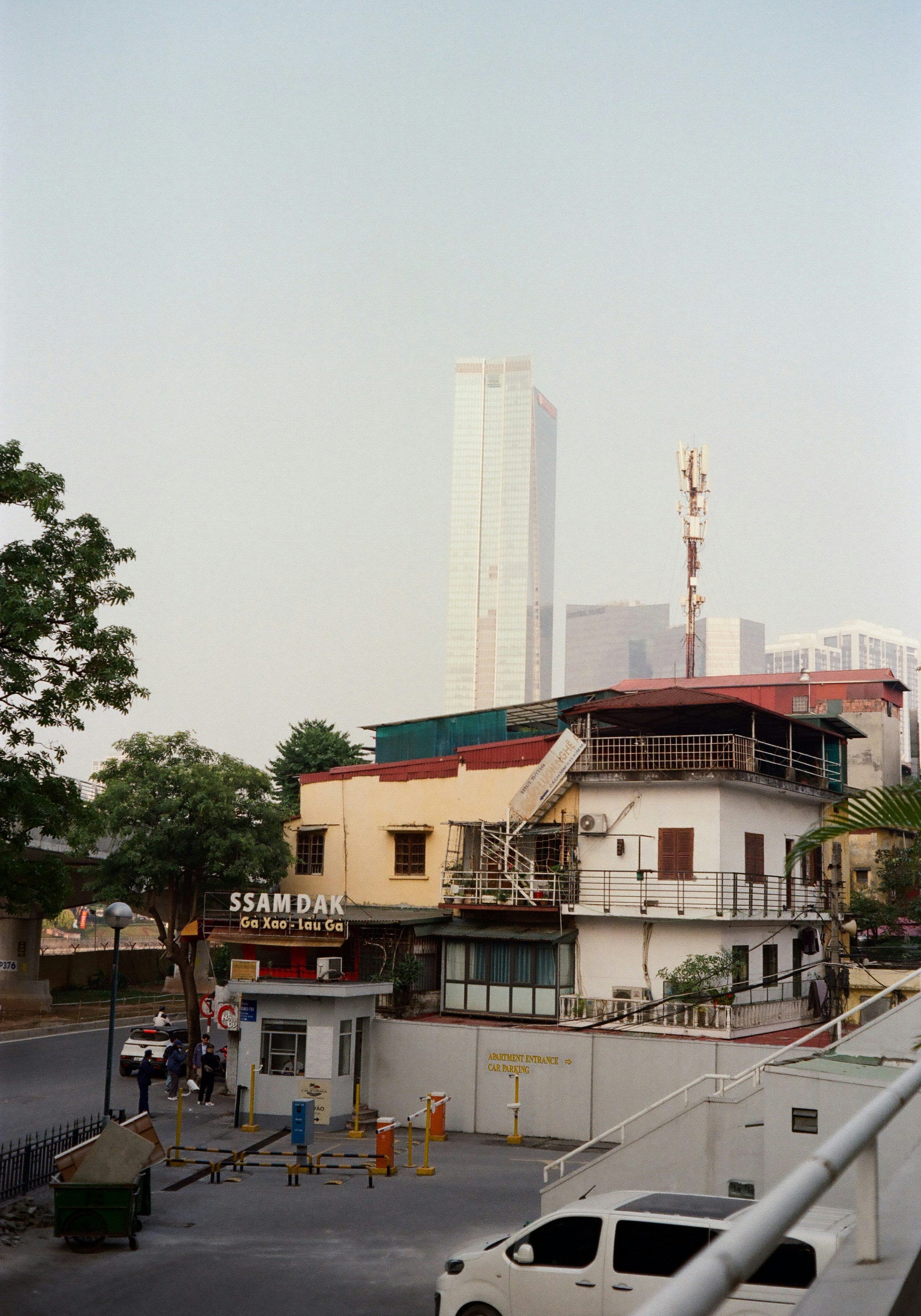 photo-1768059288924-feab3c4f0ec6?ixid=M3wxMjA3fDB8MXxzZWFyY2h8MTF8fGh2YWMlMjBjb21wYW55fGVufDB8fHx8MTc2ODA3NDYzMnww\u0026ixlib=rb-4.1.0