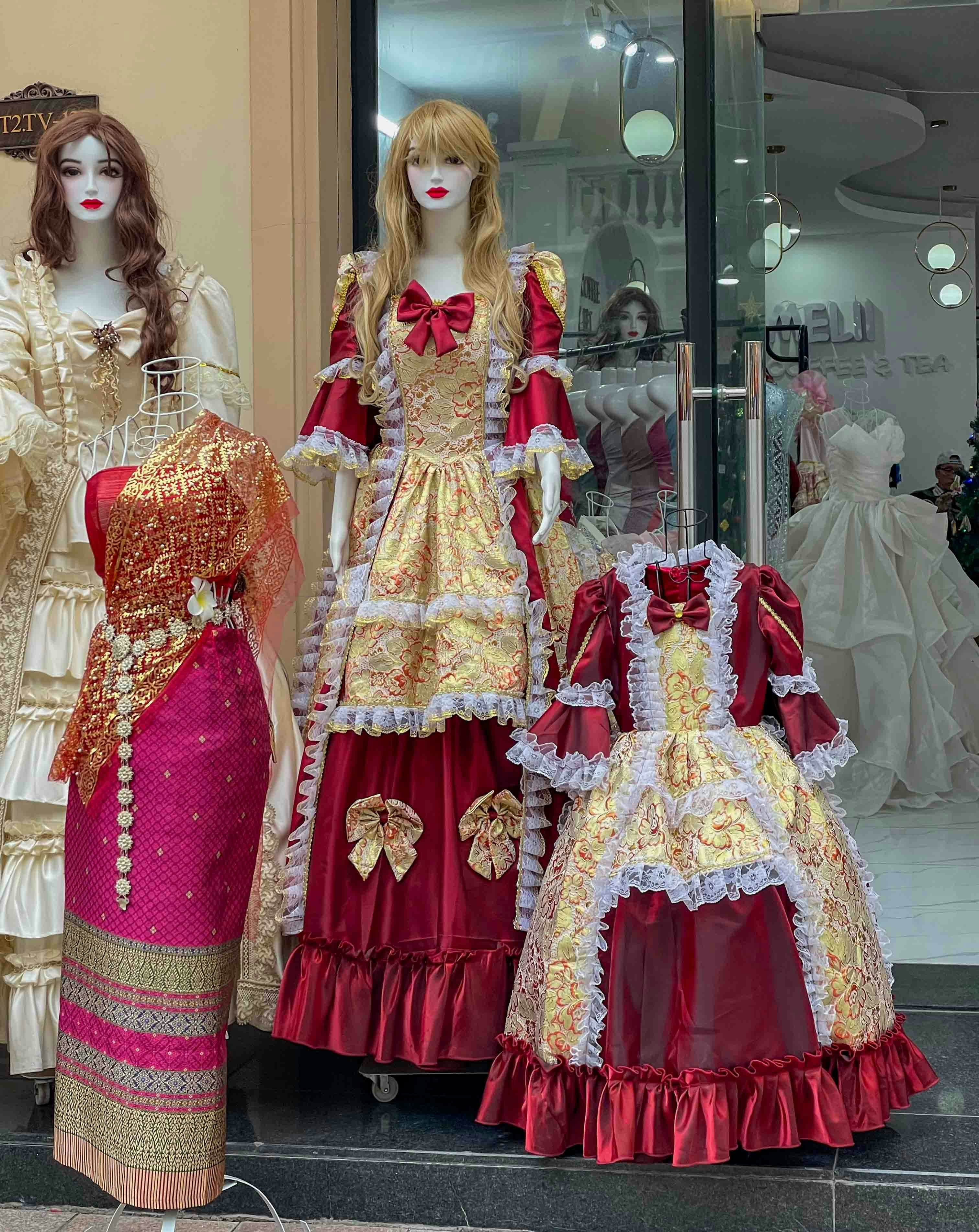 Kültürel füzyon elbiseleri - geleneksel ve modern stillerin buluşması