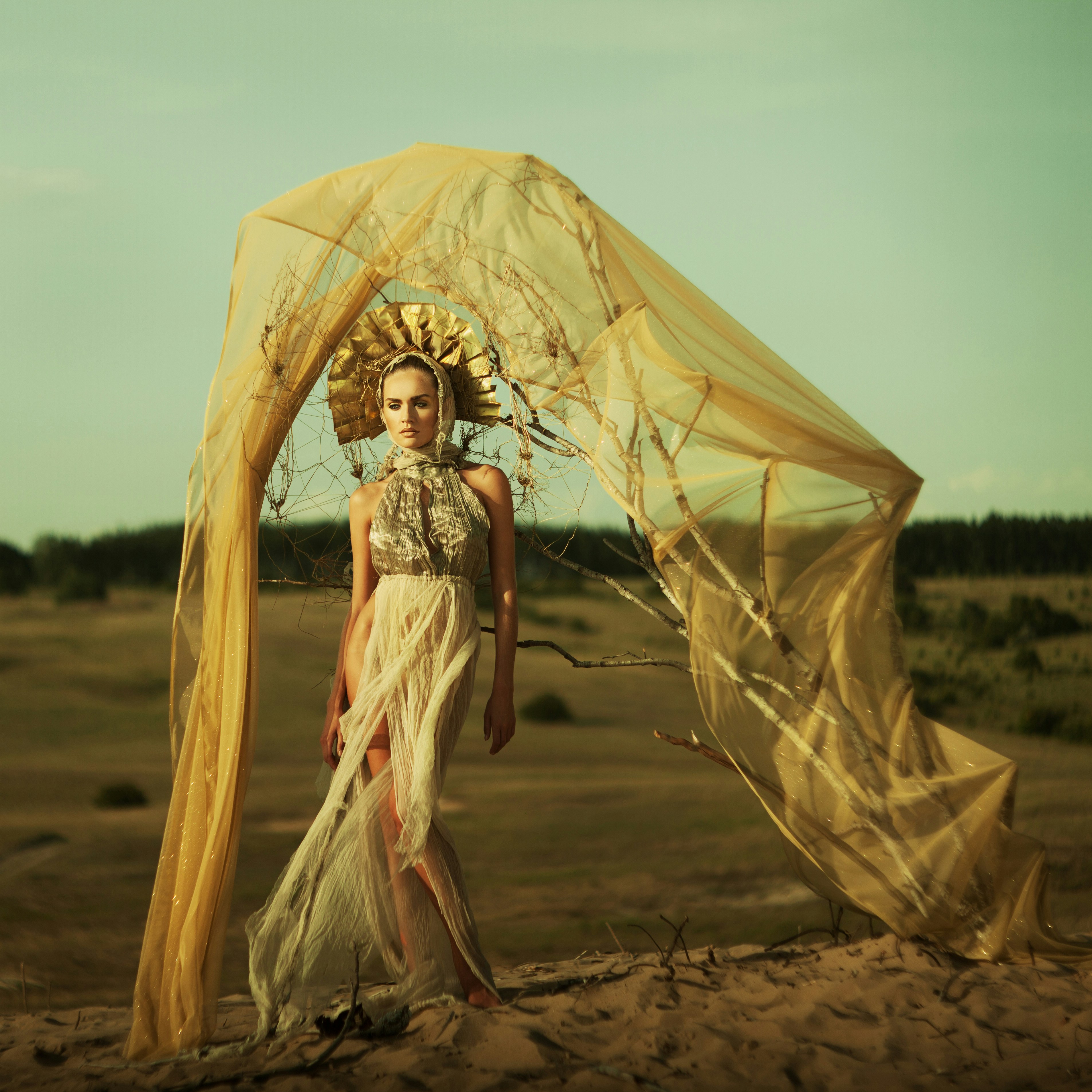 Black-and-white editorial street fashion
