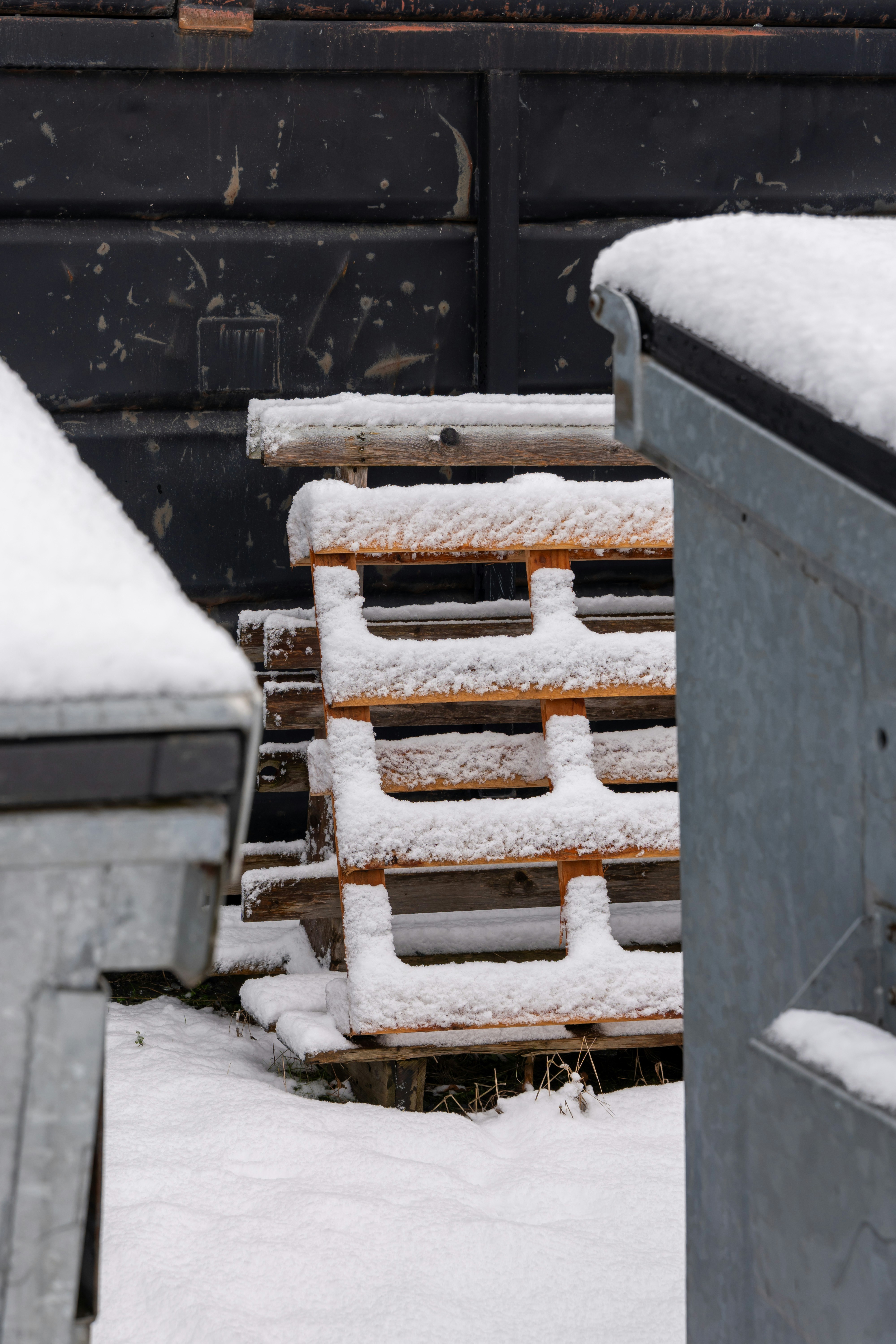 wooden pallets storage