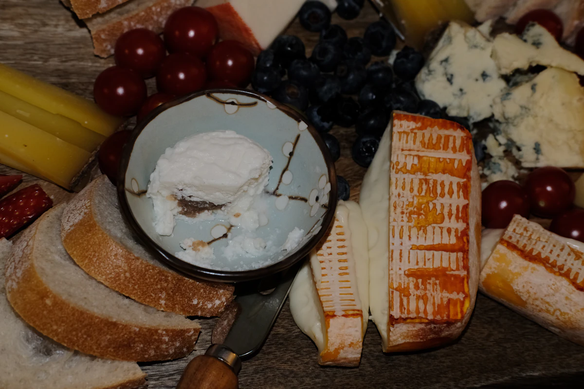 Grand plateau de fromages pour une réception