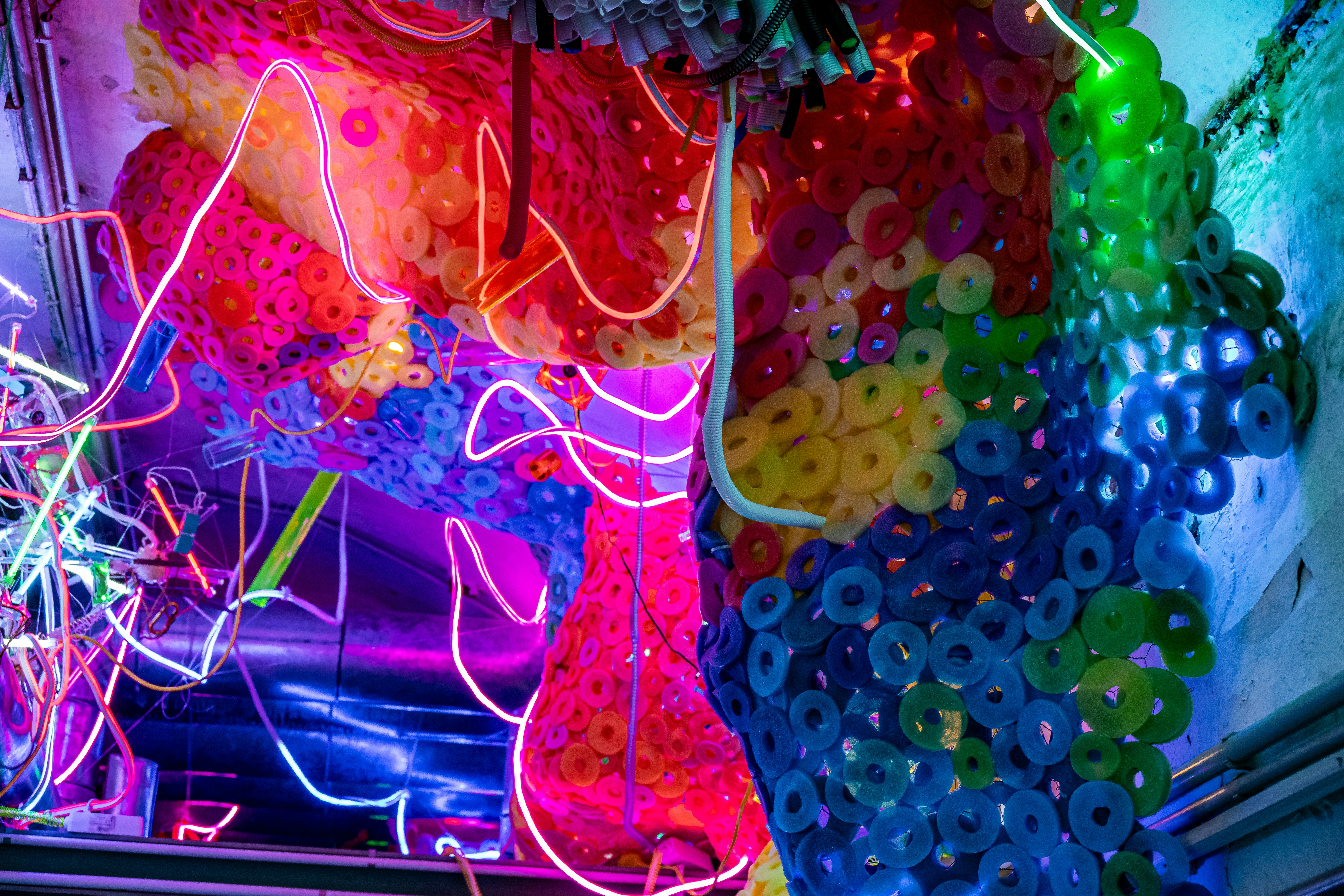 Designing Sensory Retail Experiences at Resorts: Circadian Lighting, Curation and Conversion (2026 Advanced Guide)