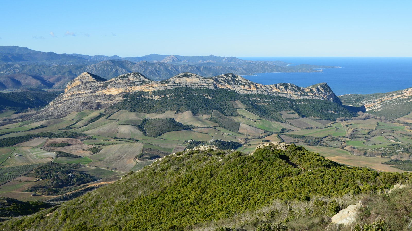 Vue panoramique Solenzara, montagne et mer