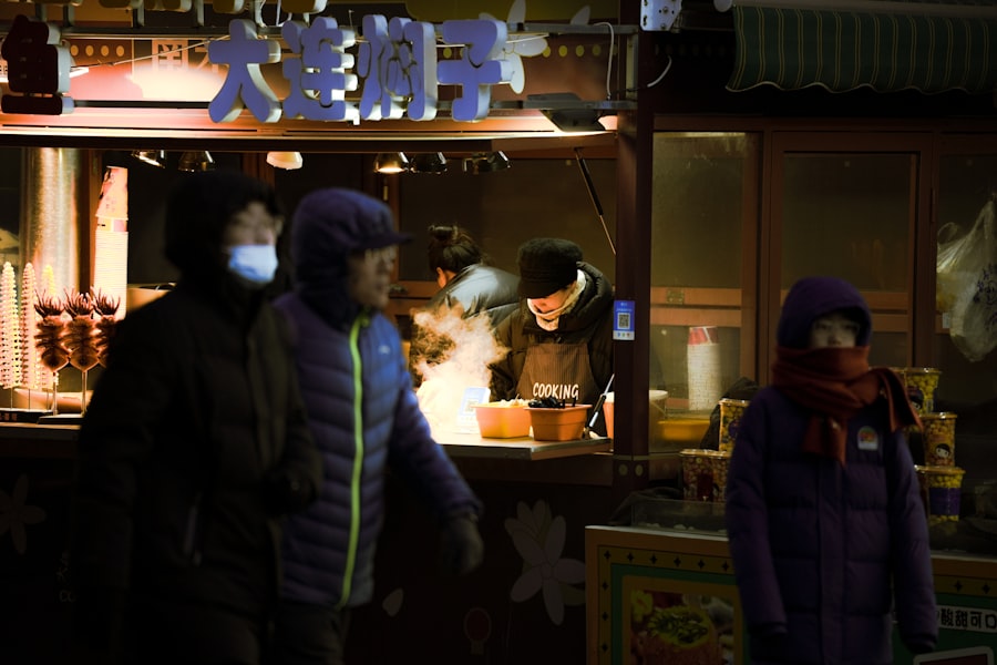 冬季攤位上正在製作的韓國糖餅