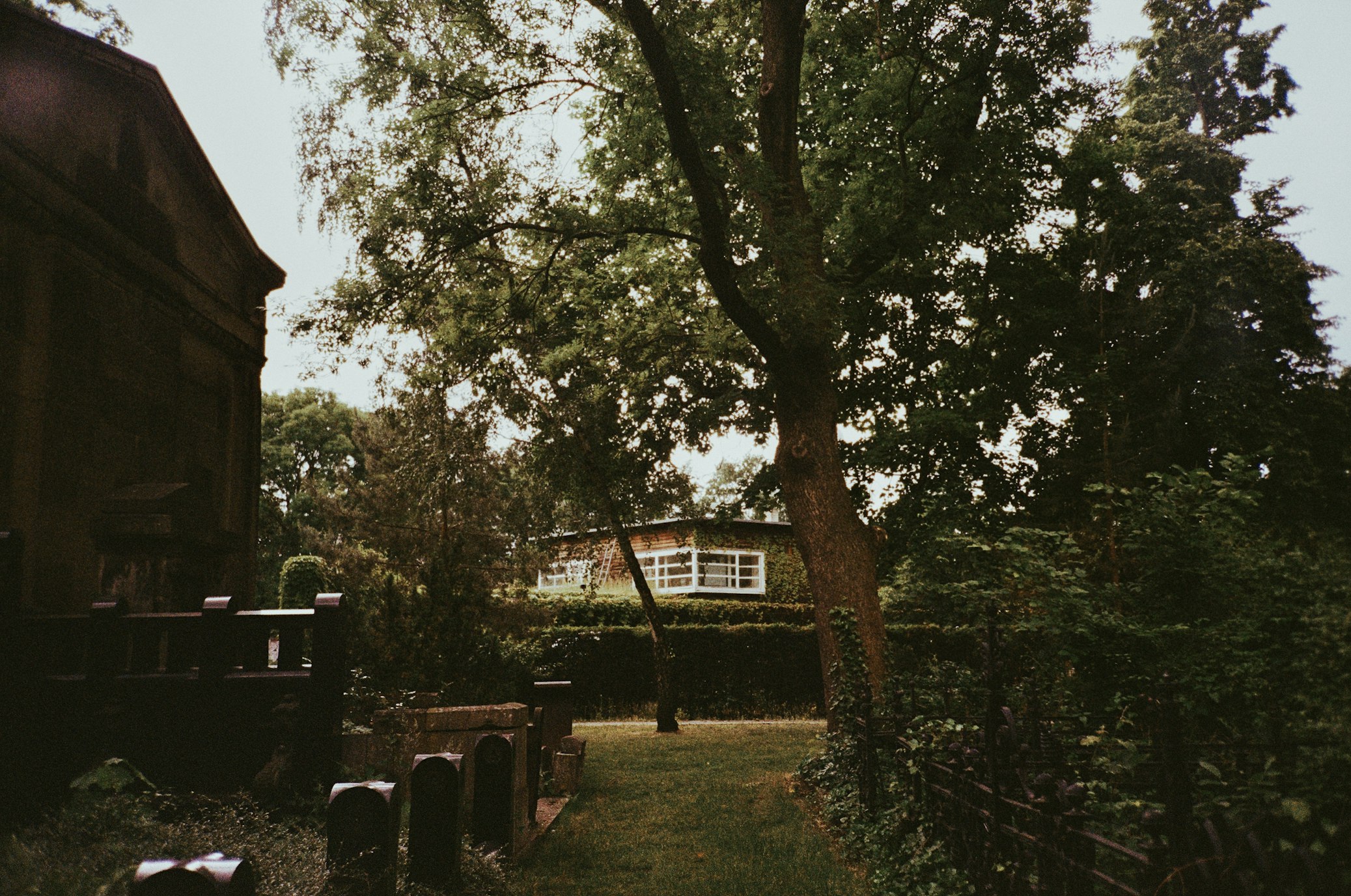 Spatial-MLLM——提升视觉基础空间智能的MLLM