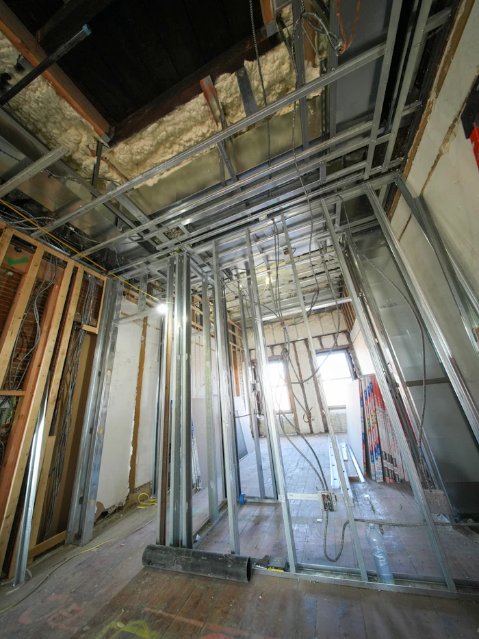 Estructura de tabiques de pladur en construcción