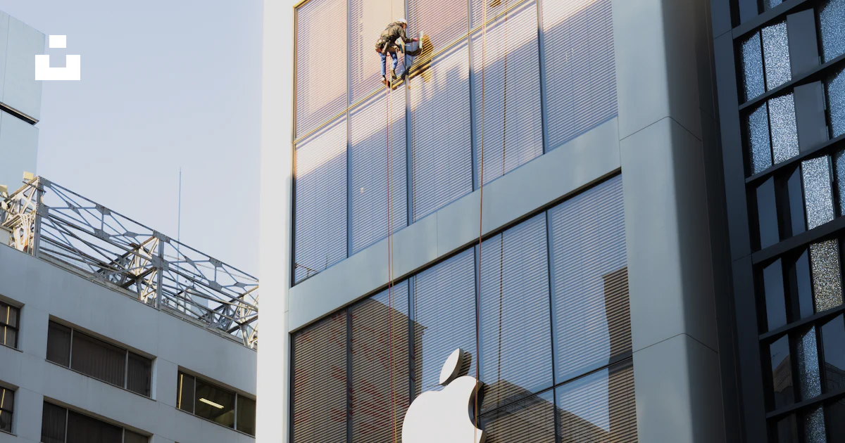 Apple Building Icon Apple store building facade with large logo photo – Free Technology ...