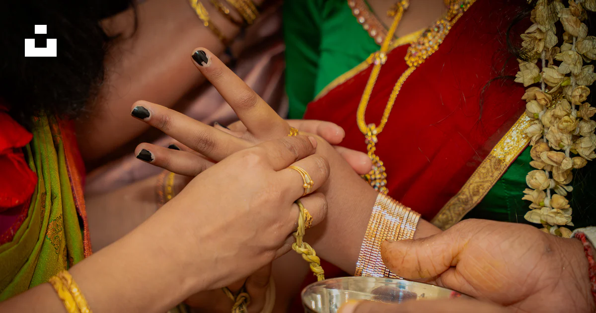 Indian Thread Tying Hands tying a sacred thread during a traditional ceremony. photo – Free ...
