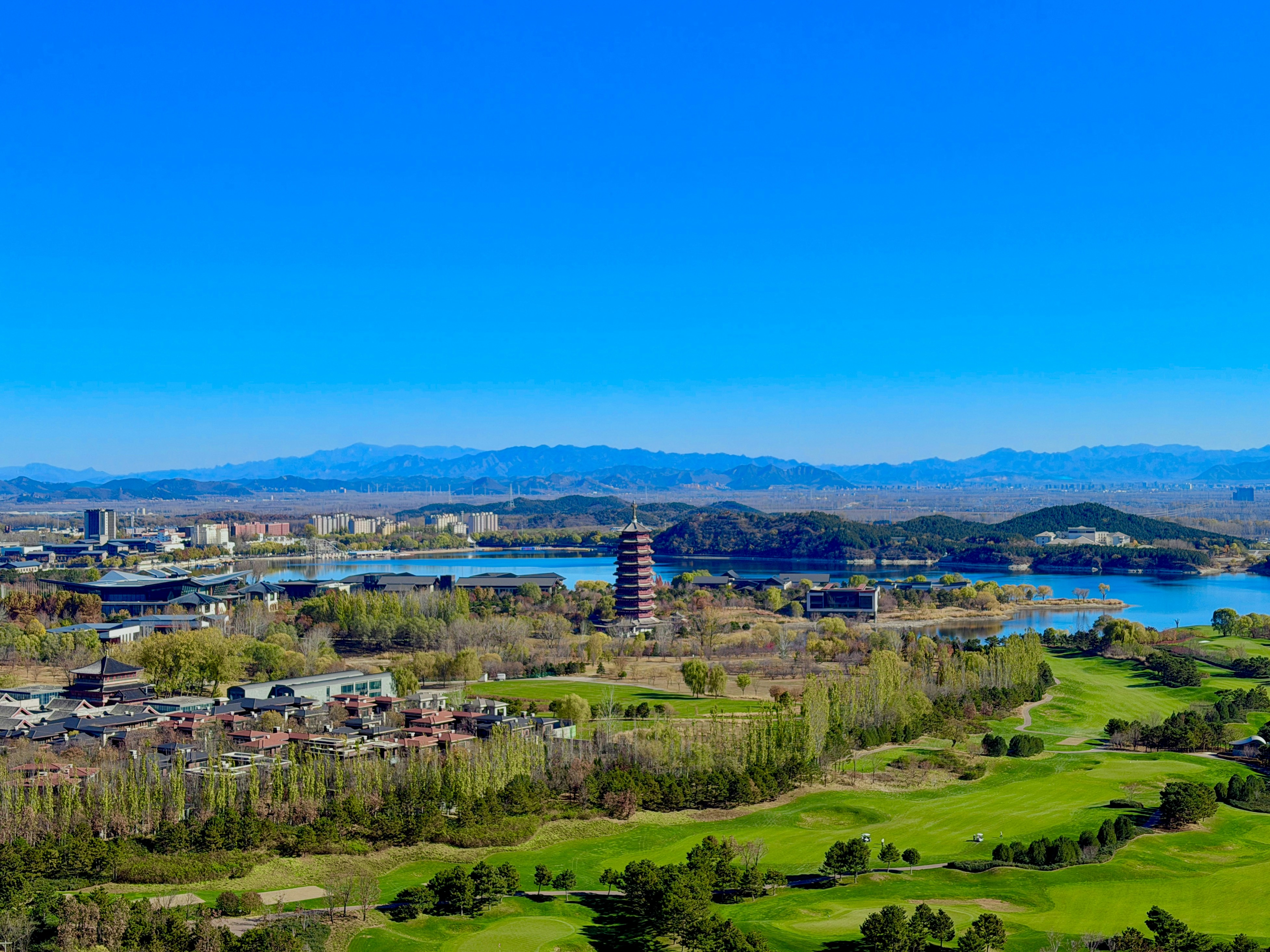 Golf Getaways: Planning Your Dream Resort Trip to Legendary Courses