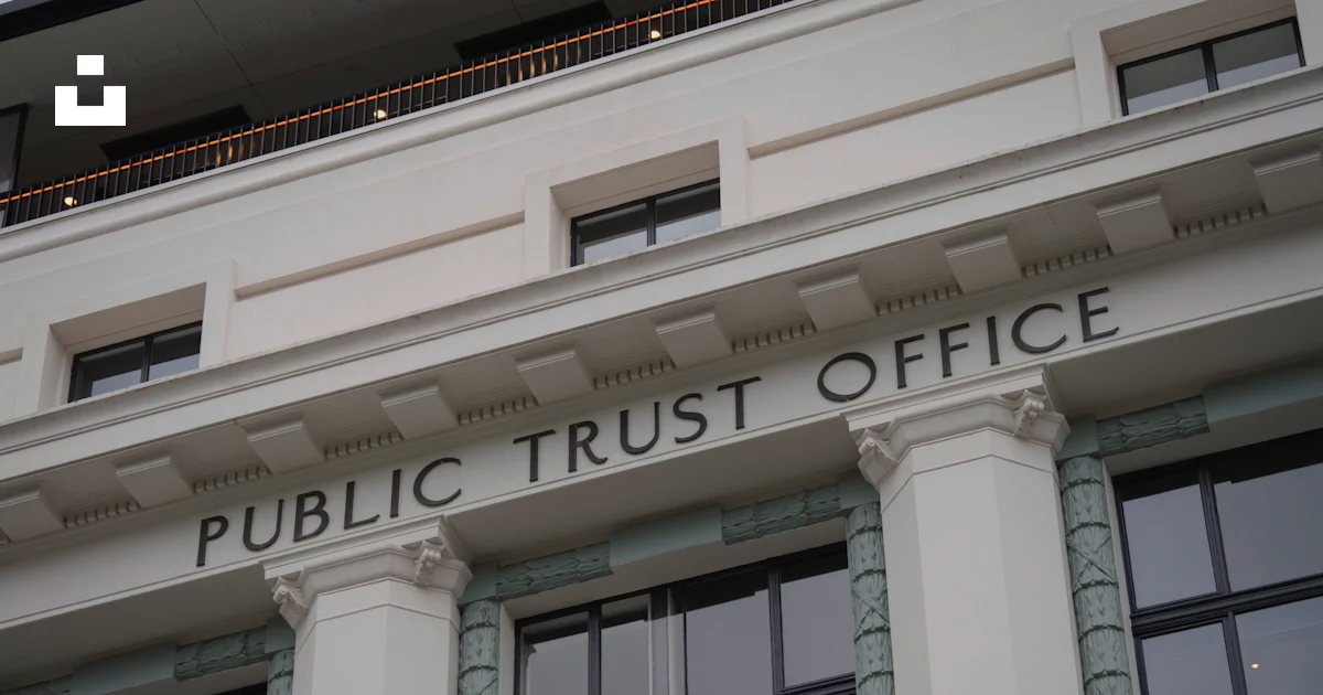 Trustline Building Public trust office building facade with columns photo – Free ...