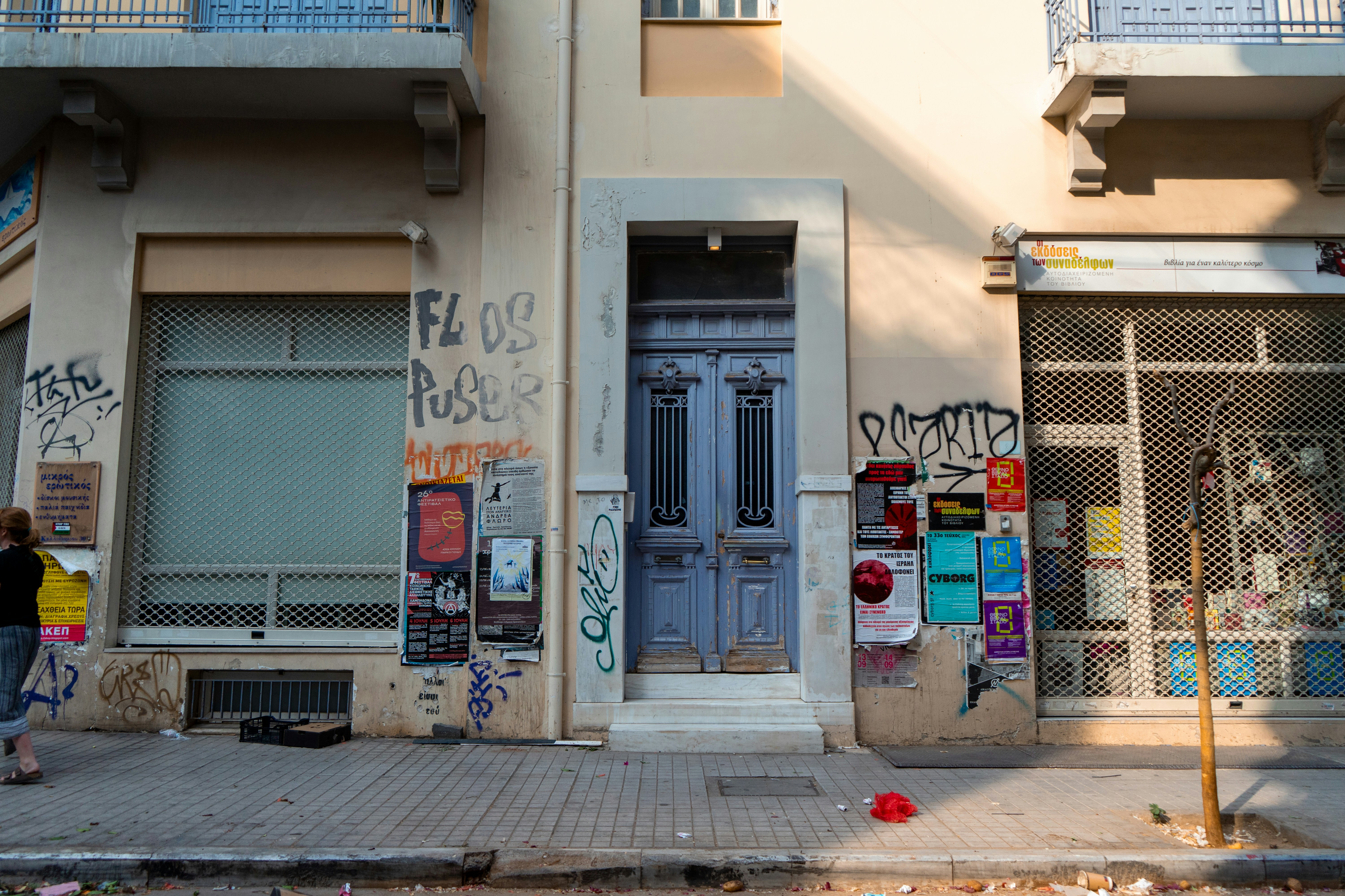 Urban Micro‑Archives and Night‑Market Pop‑Ups: Curating Curiosity in 2026