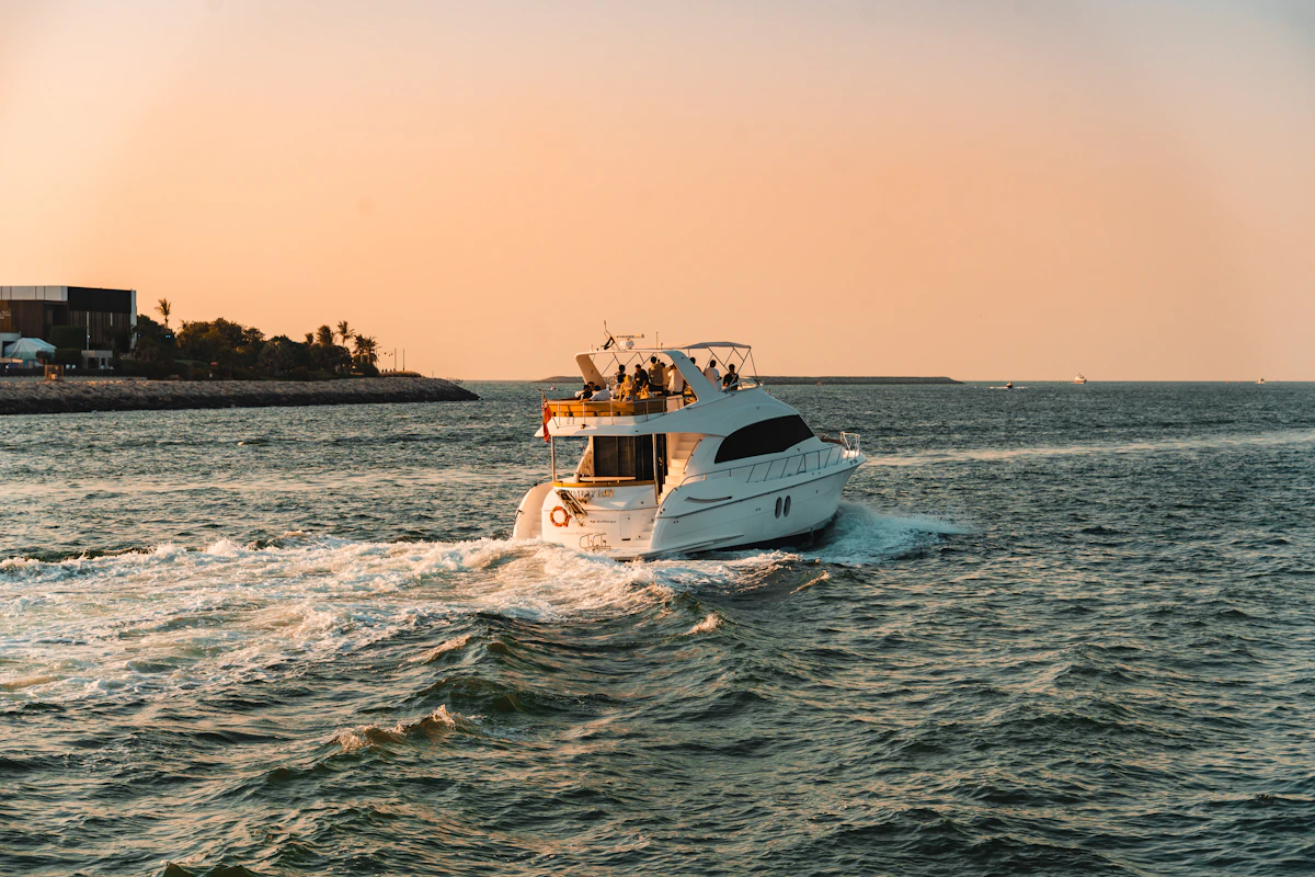 Golden Hour or Afternoon? Choosing Your Cruise Time