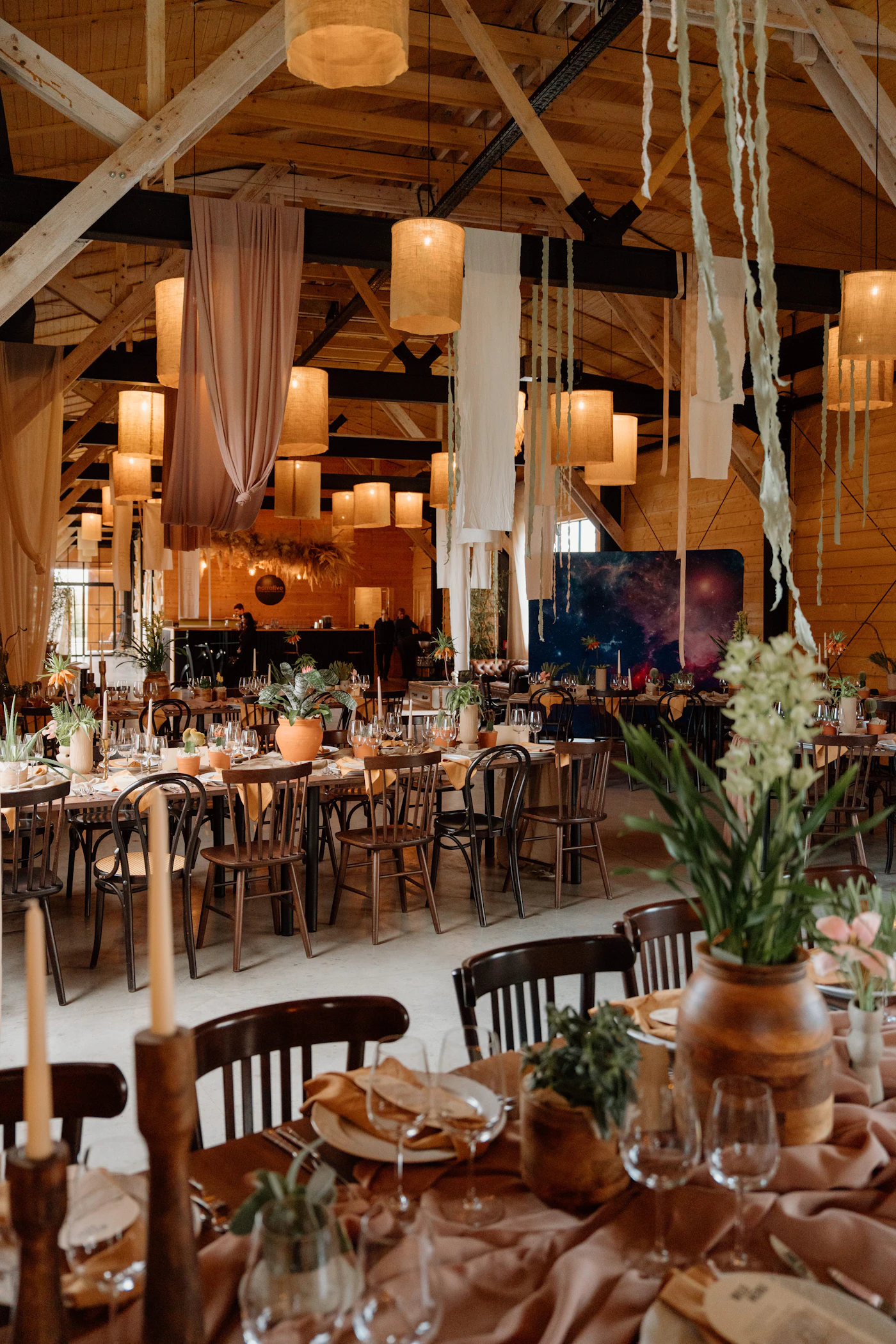 Wedding reception playlist transition tips for DJs — Guests dancing at a wedding reception enjoy seamless playlist transitions.
