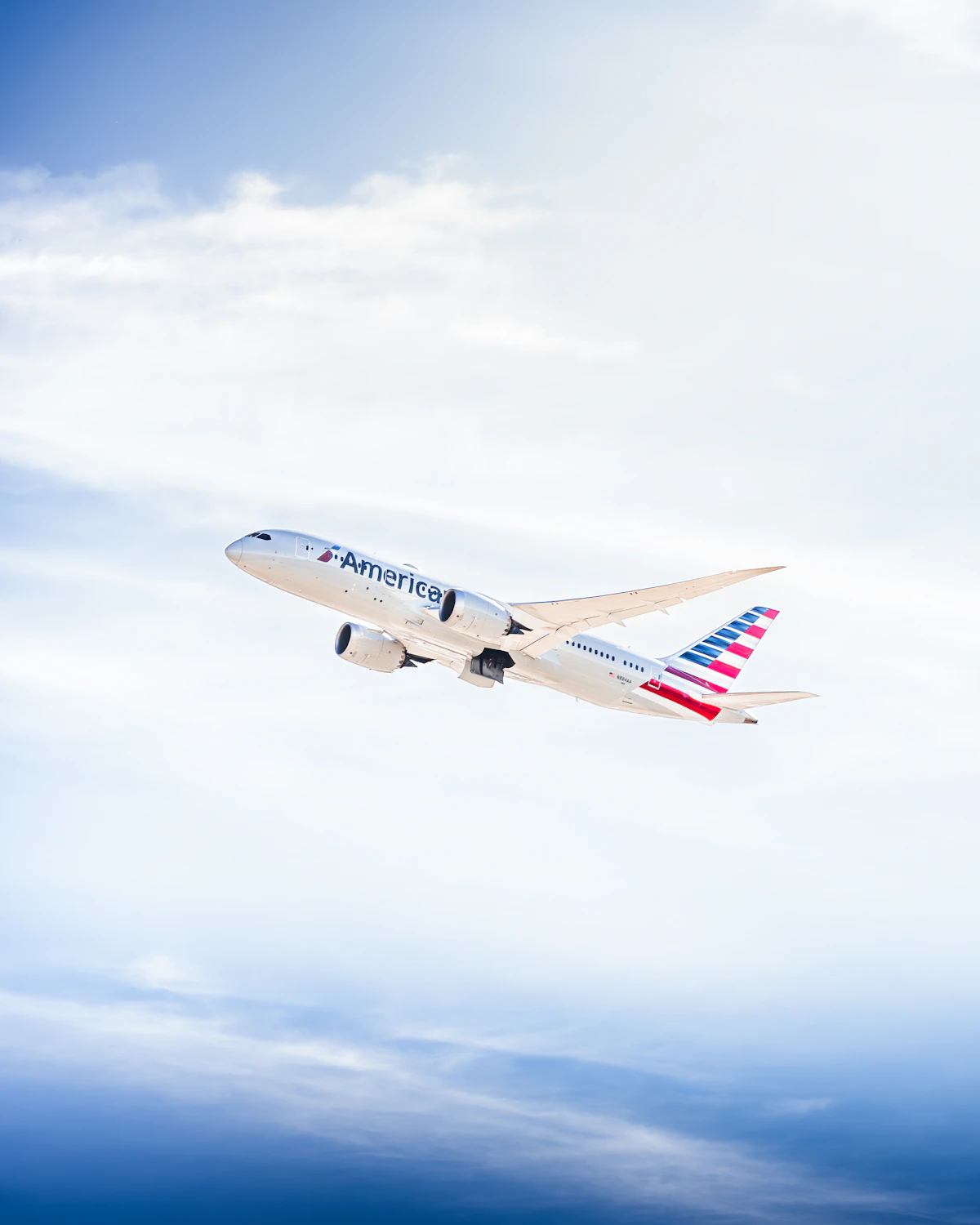 American Airlines Boeing 787-9 Dreamliner taking off from Dallas Fort Worth Airport