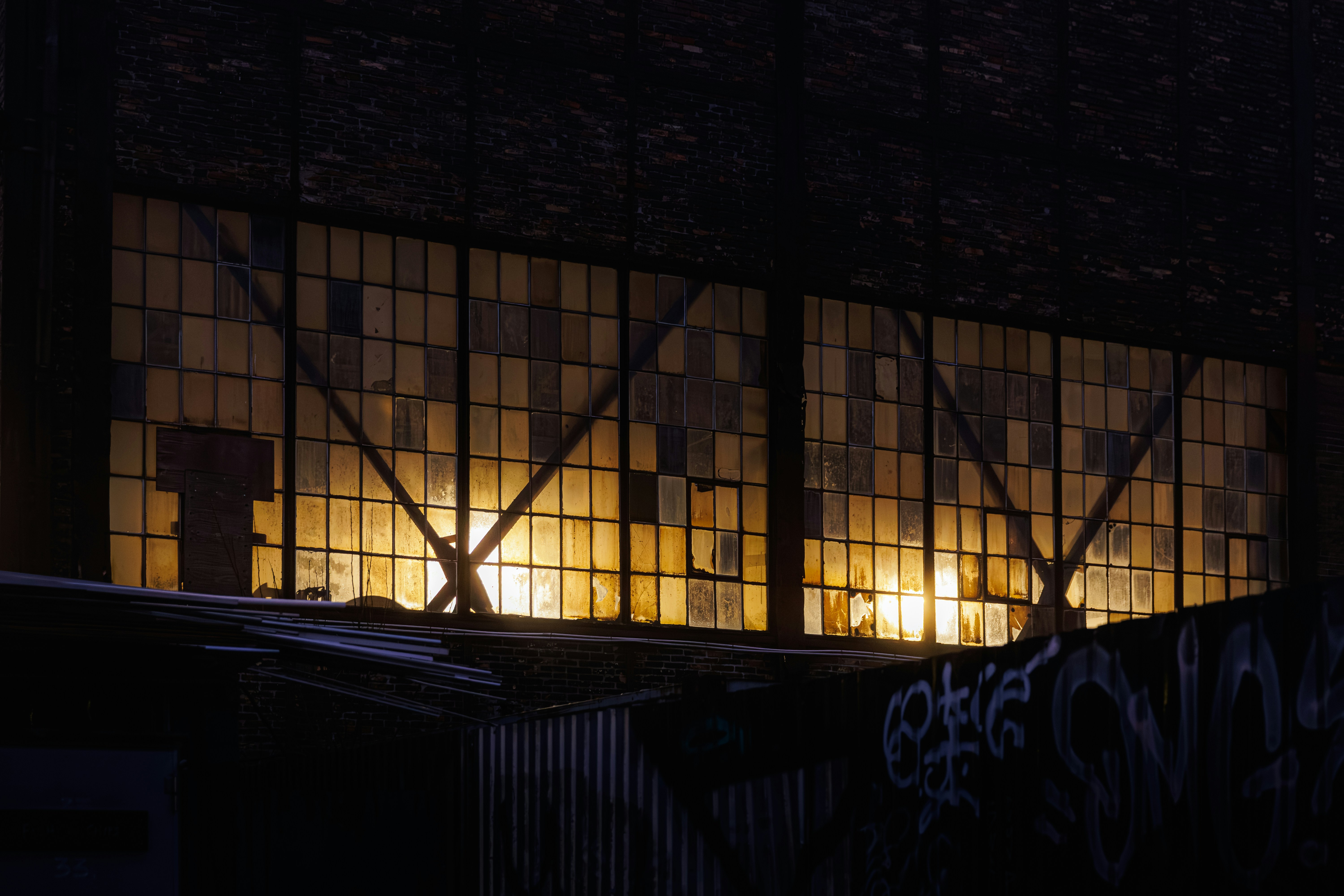 Wide Awake at 3 A.M.: The Graveyard Shift Workers Who Thought America Into a New Shape