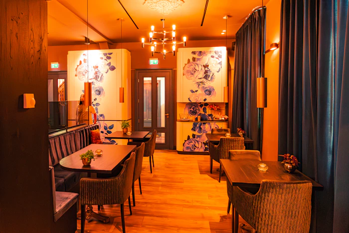 Cozy Sizzlers dining area with elegant decor