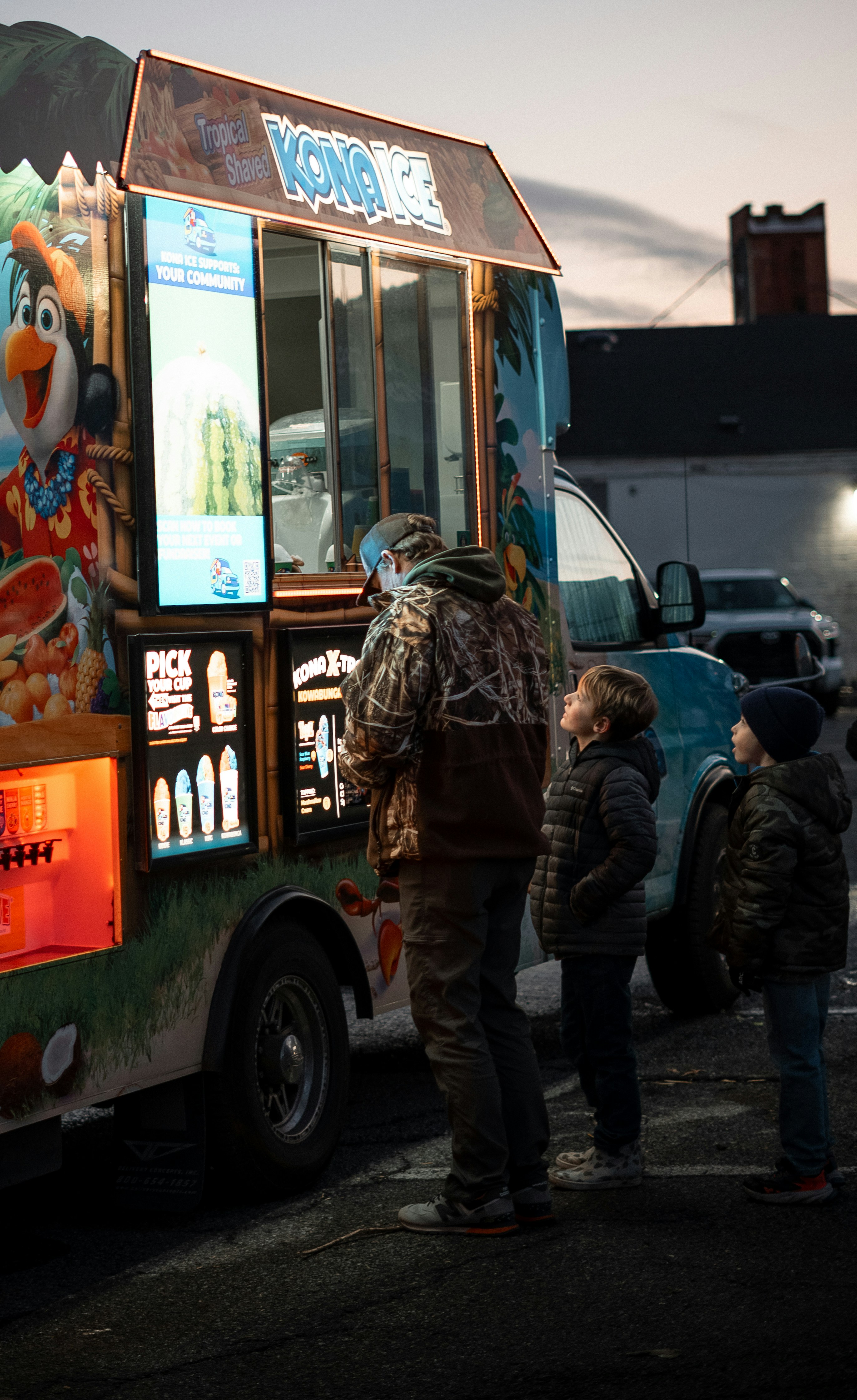 Essential food service equipment and serving supplies for food trucks