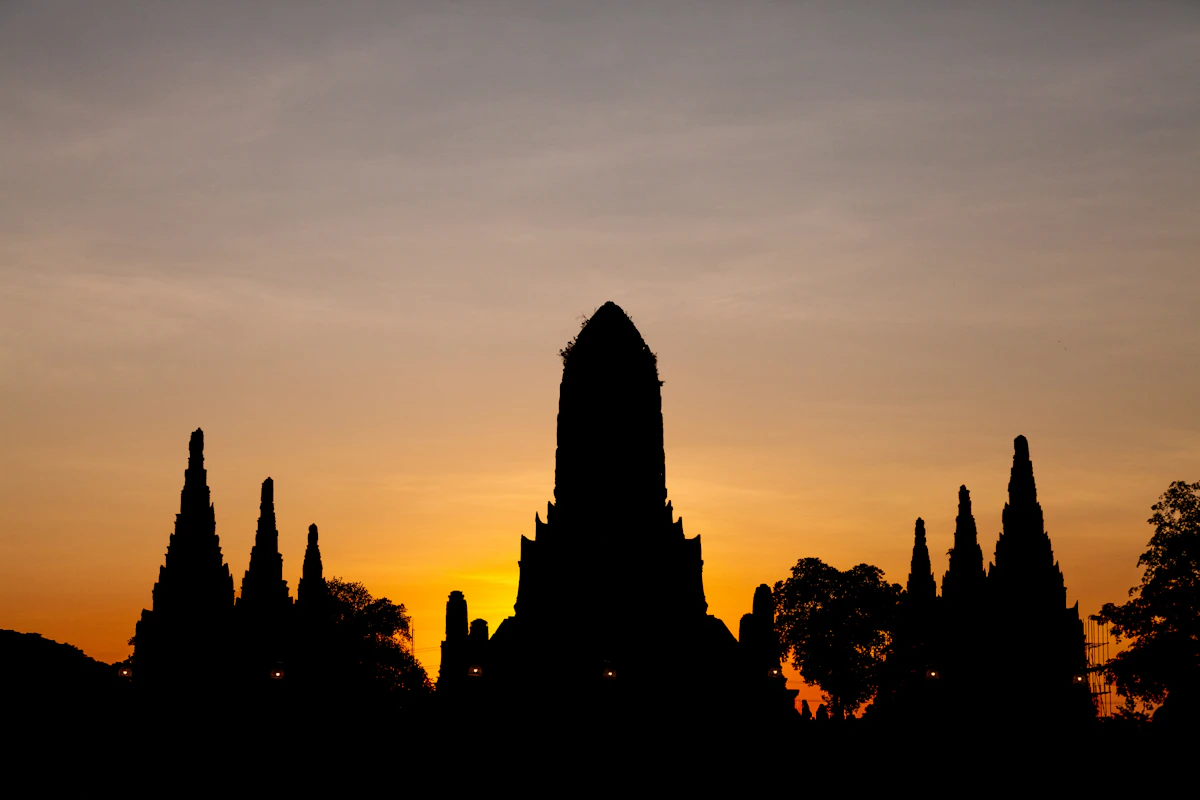 Bangkok day trips with guided tours