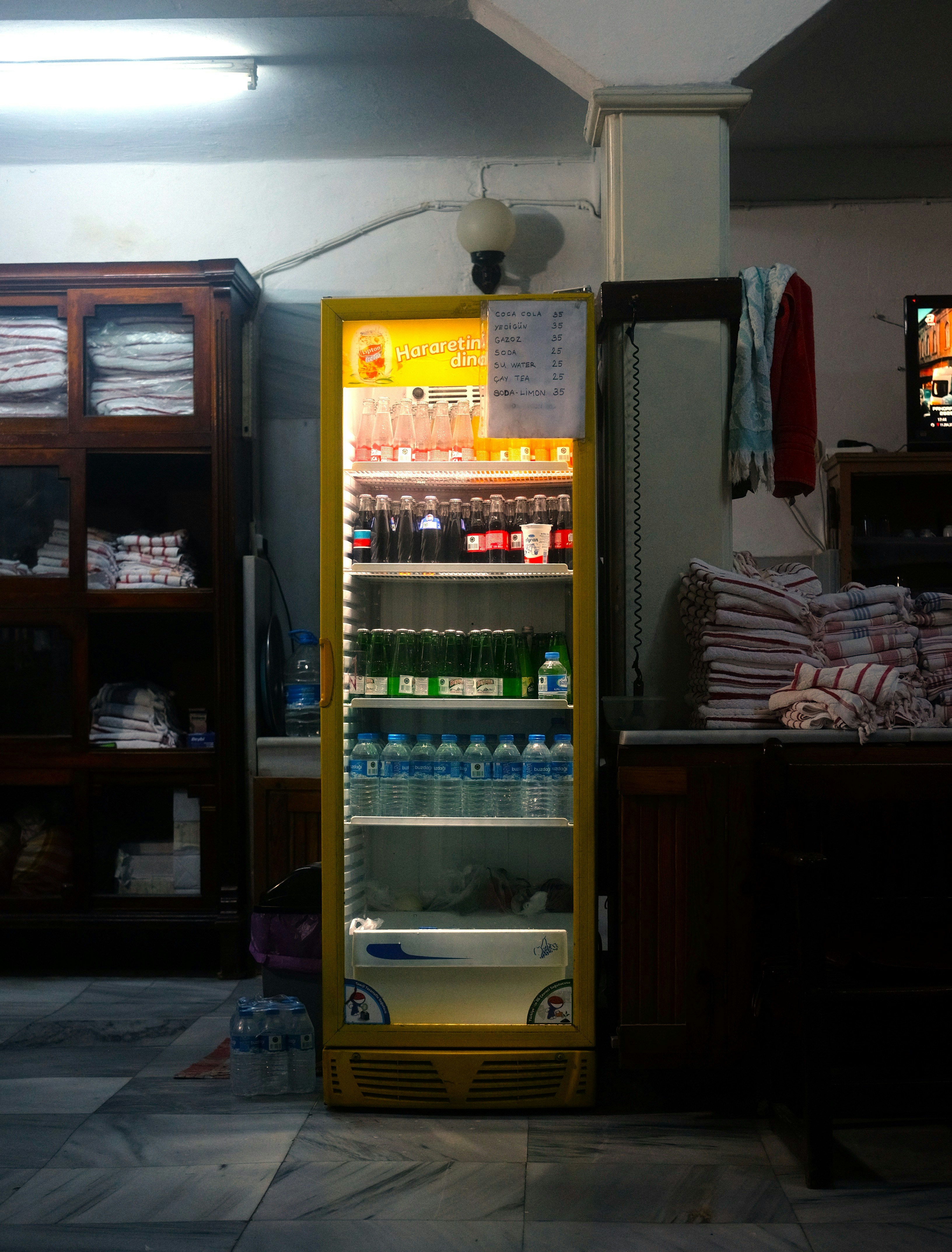 Usability & Extras: Locks, Lighting, Wheels, and Controls