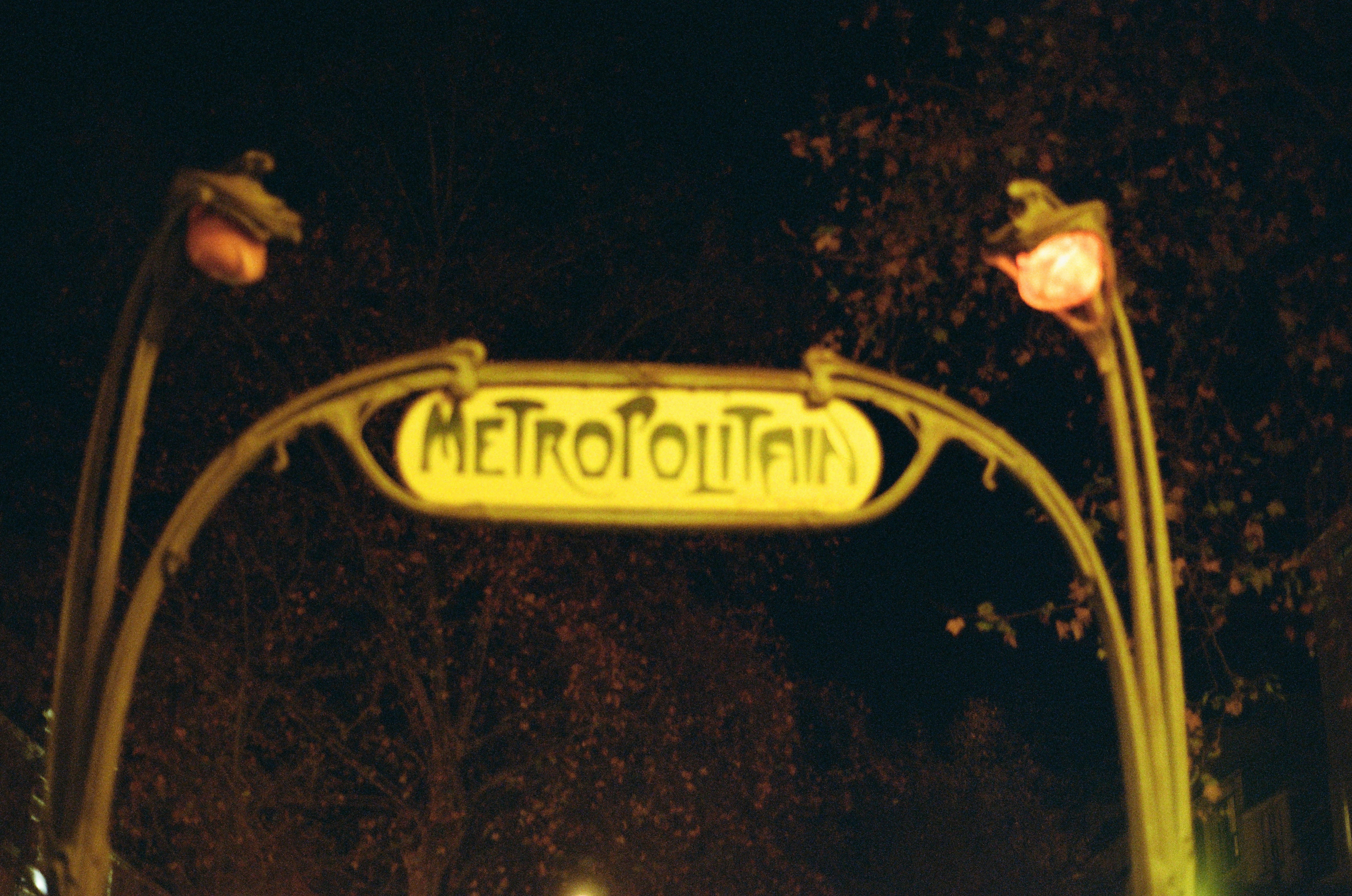 How Microlistings Are Reshaping Local Hiring in 2026 — Tactics That Win