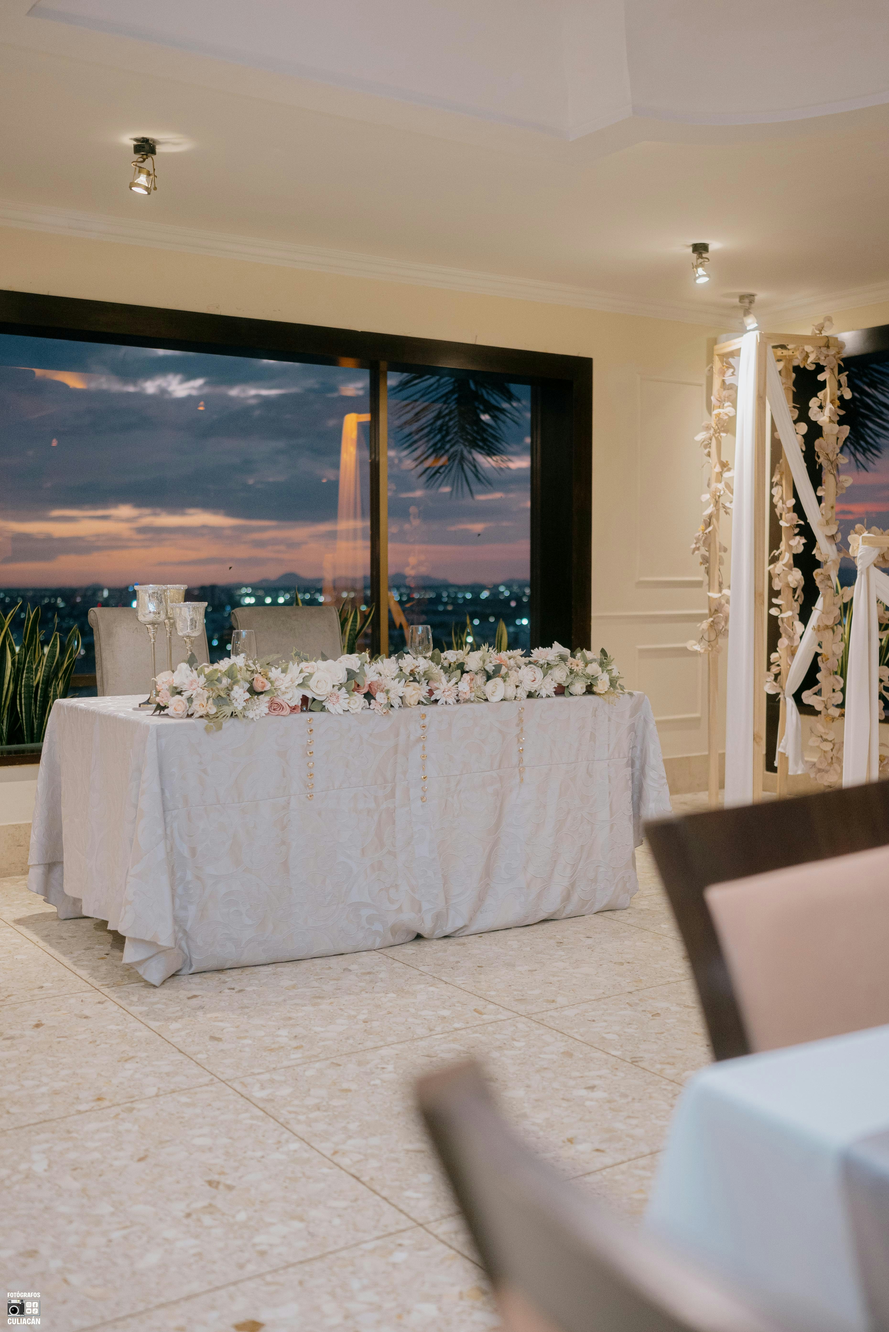 Rustic Wedding Table Decor That Feels Authentic | SeatYourself