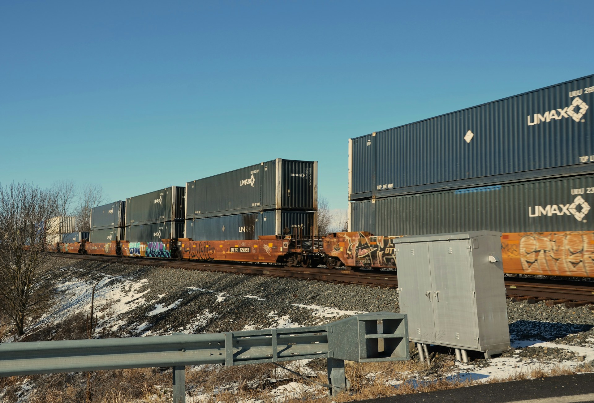 Mathematical programming approaches for optimizing horizontal collaboration in the freight transport sector