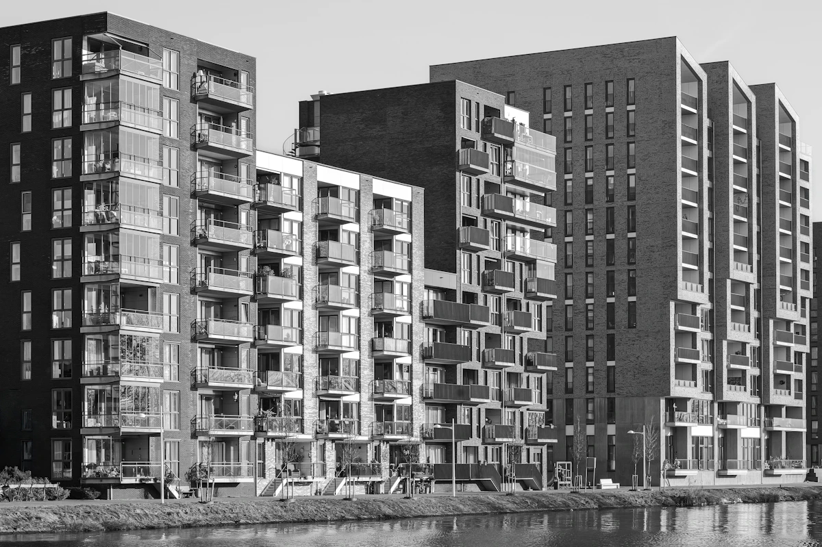 Woongebouw Gracht met aan het water