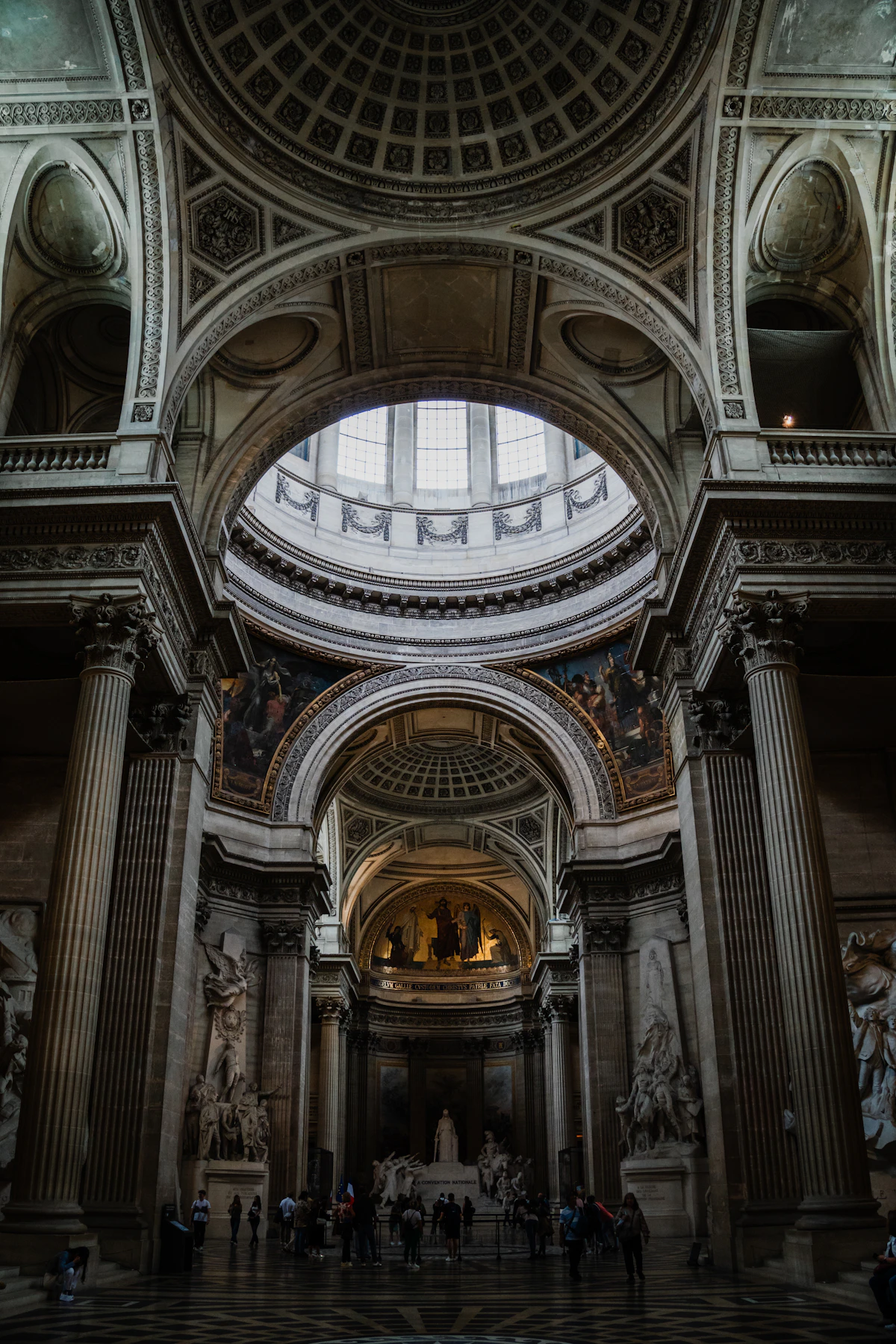 Grand institutional architecture