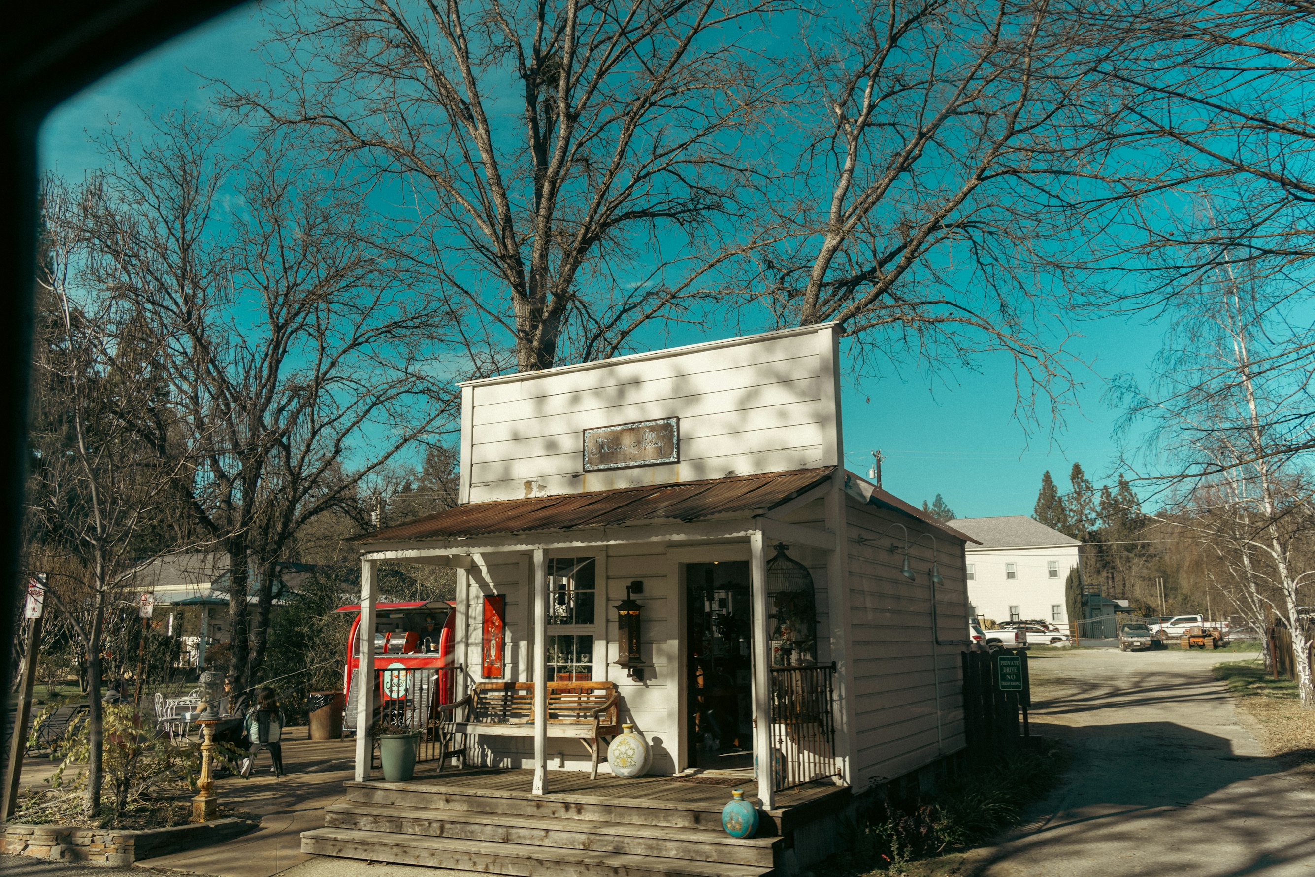 Images from the The Slow Lane article on Abduzeedo