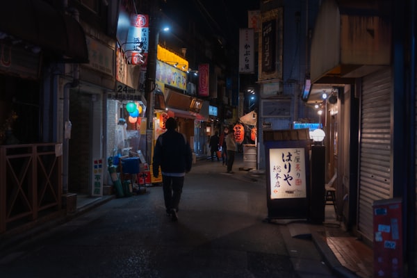 Late-Night Ramen on Roppongi Back Streets