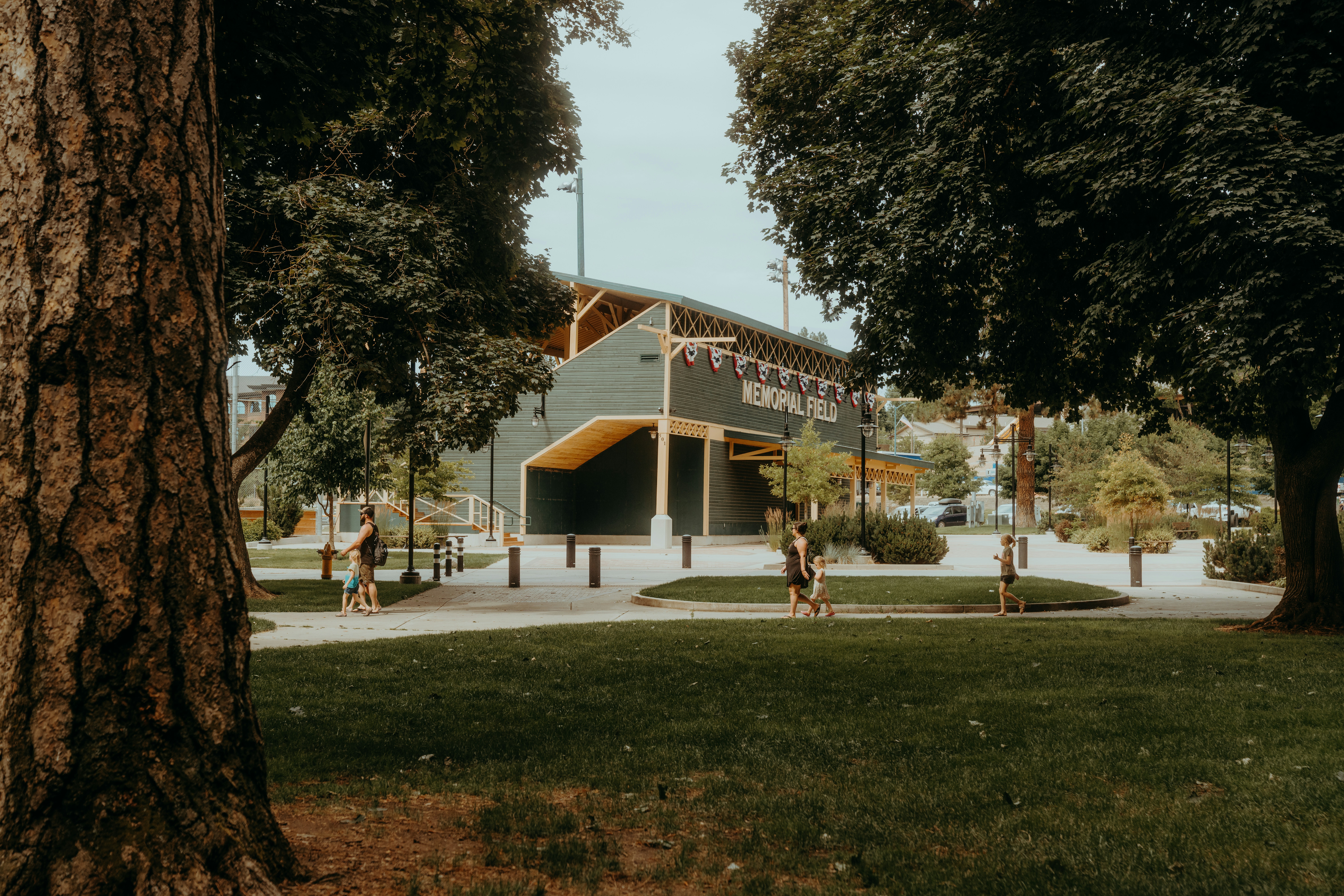 How to Organize a Community Memorial on a Budget