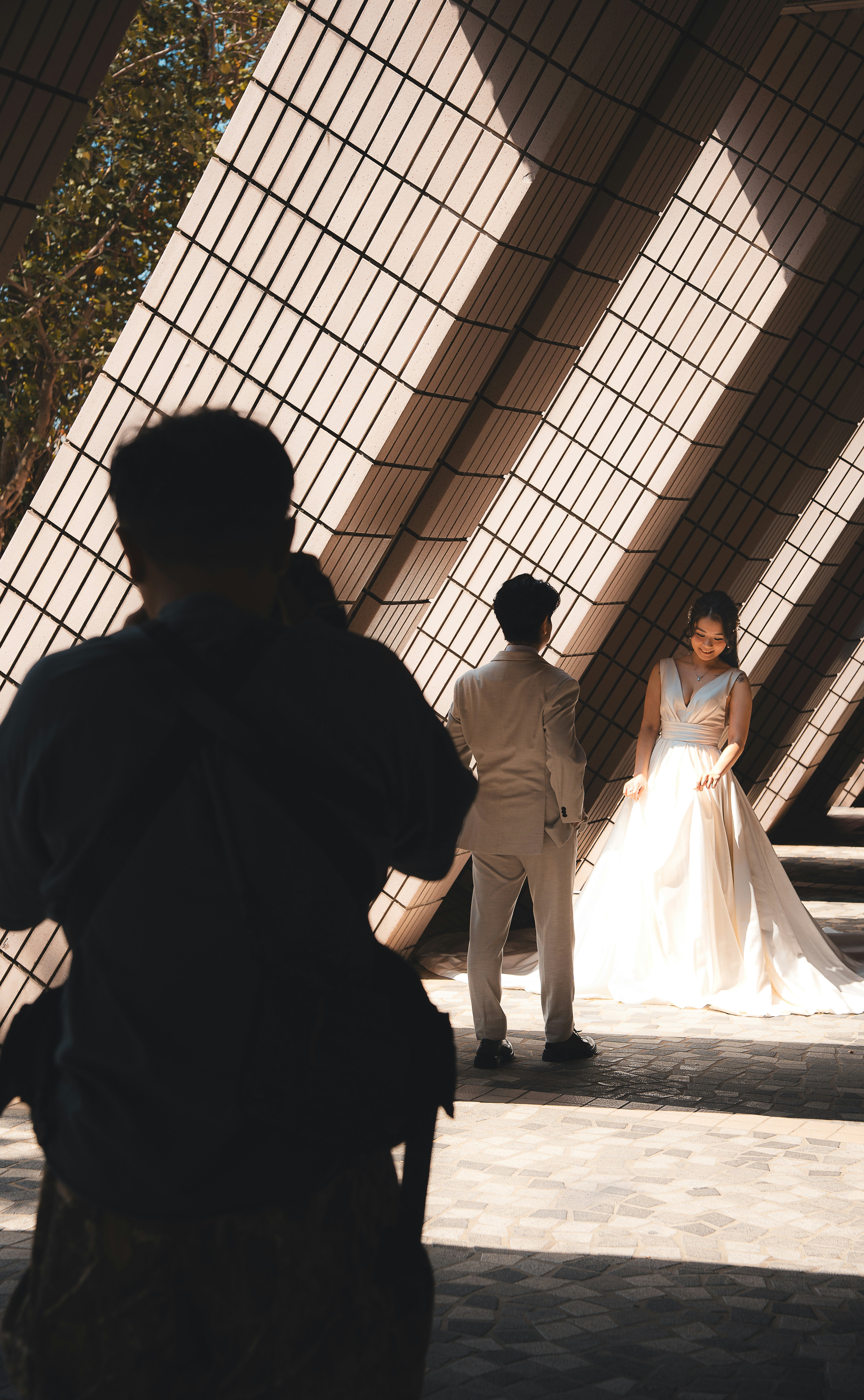 modern wedding wallpaper, wallpaper, Bridal Power Suit: A Modern Wedding Trend 3