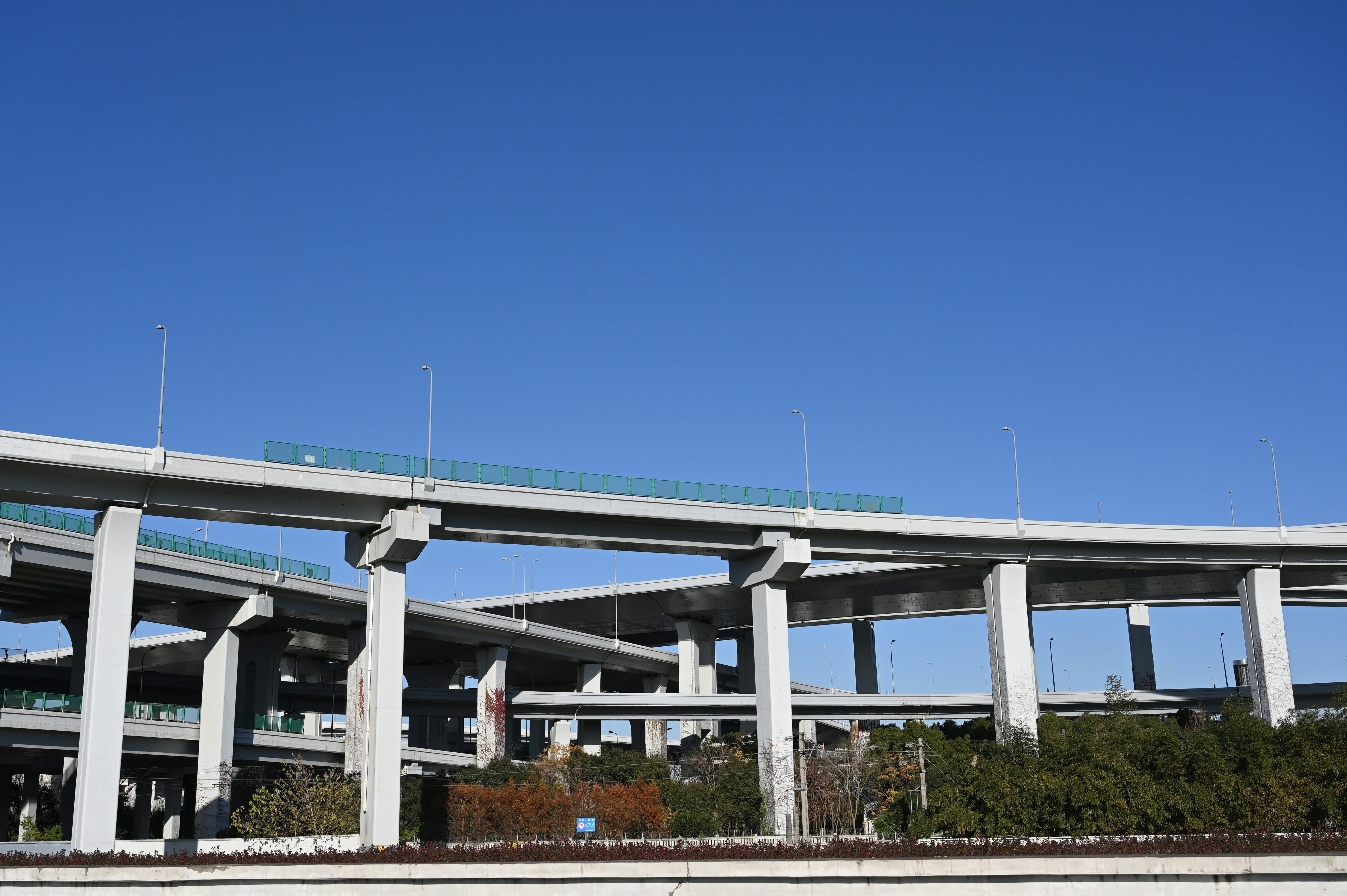 Infrastructure Updates: What the New Wabtec Locomotives Mean for Highway Traffic