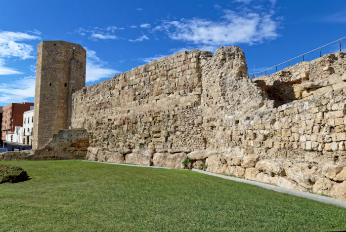 Best Walking Paths and Streets in Tarragona to Explore on Foot
