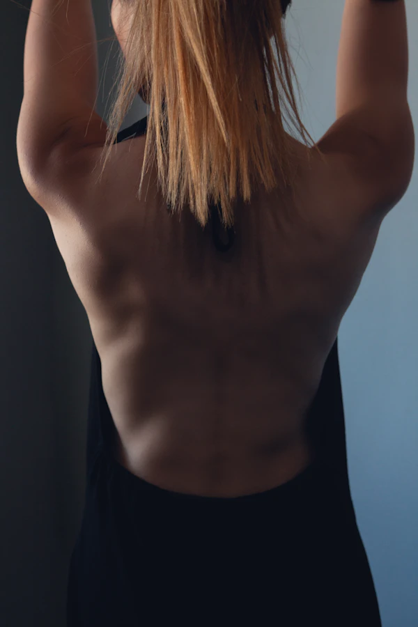 Напруження у верхній спині