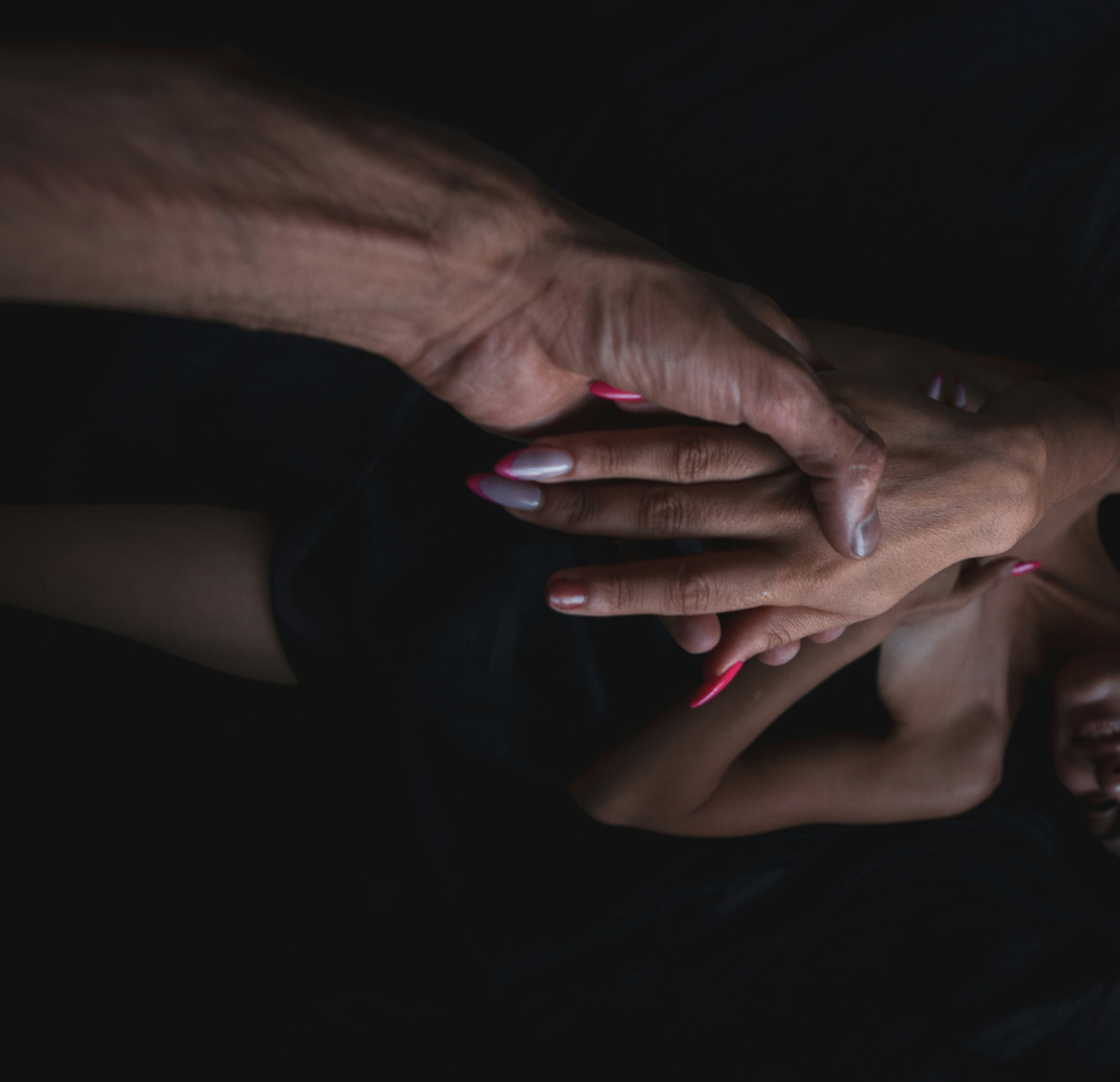 romantic bedroom wallpaper, wallpaper, Romantic Staycation Ideas for Newlyweds 2