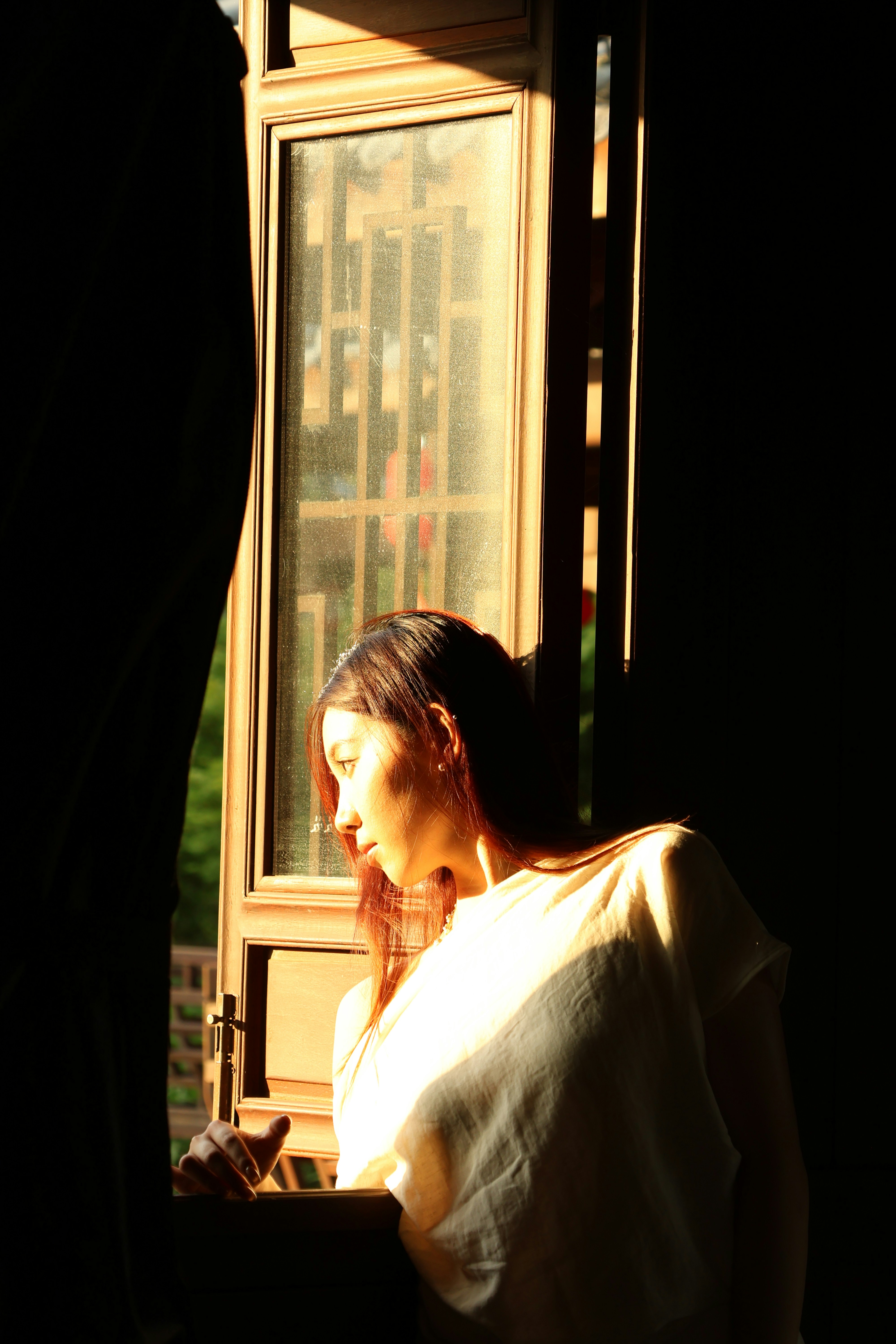 親愛的陌生人 - 你需要的不見得都被給予
但對方需要時你總是存在

擺一面鏡子
期盼著能看見其中的映像