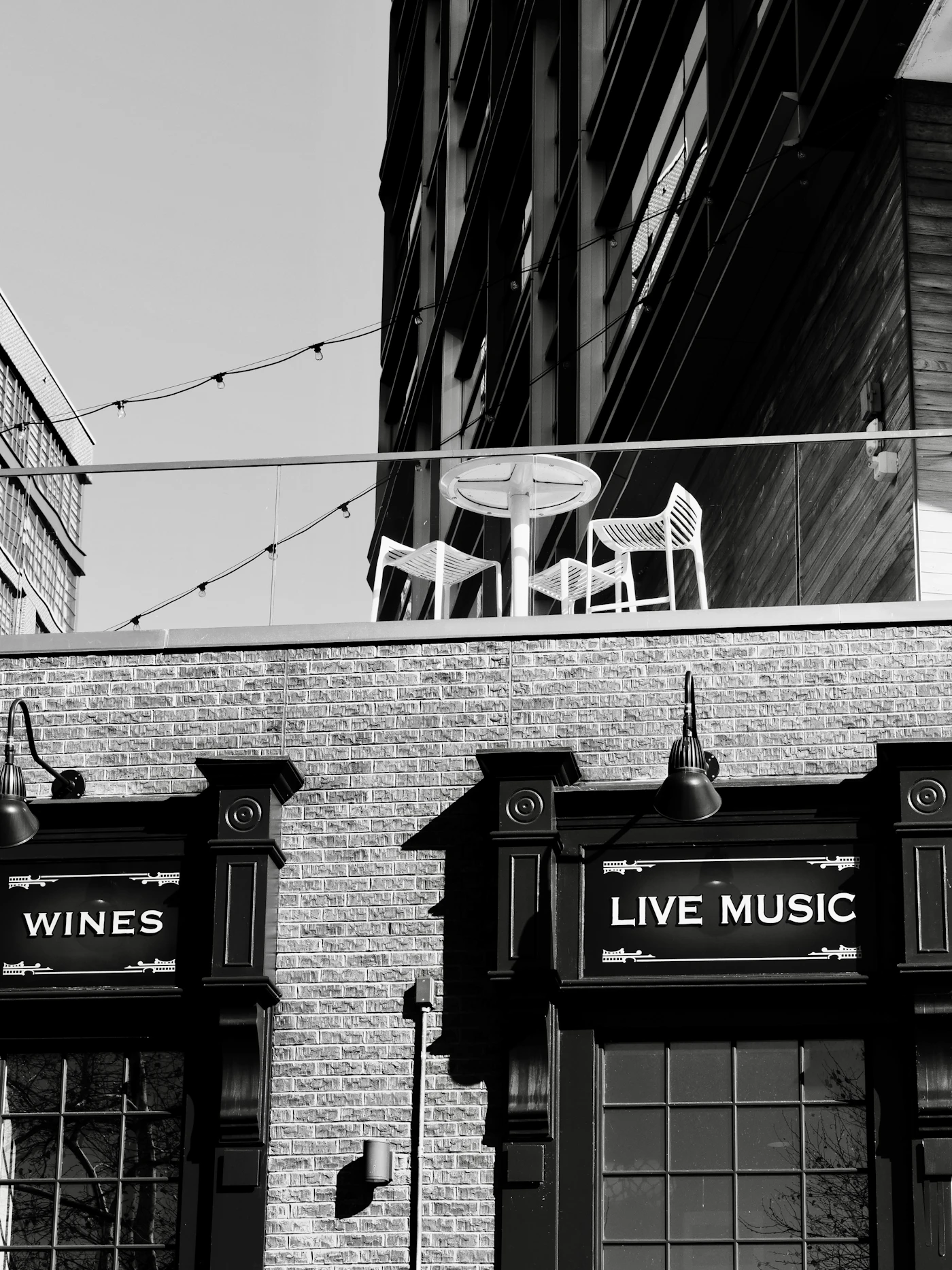 Outdoor cafe BGM