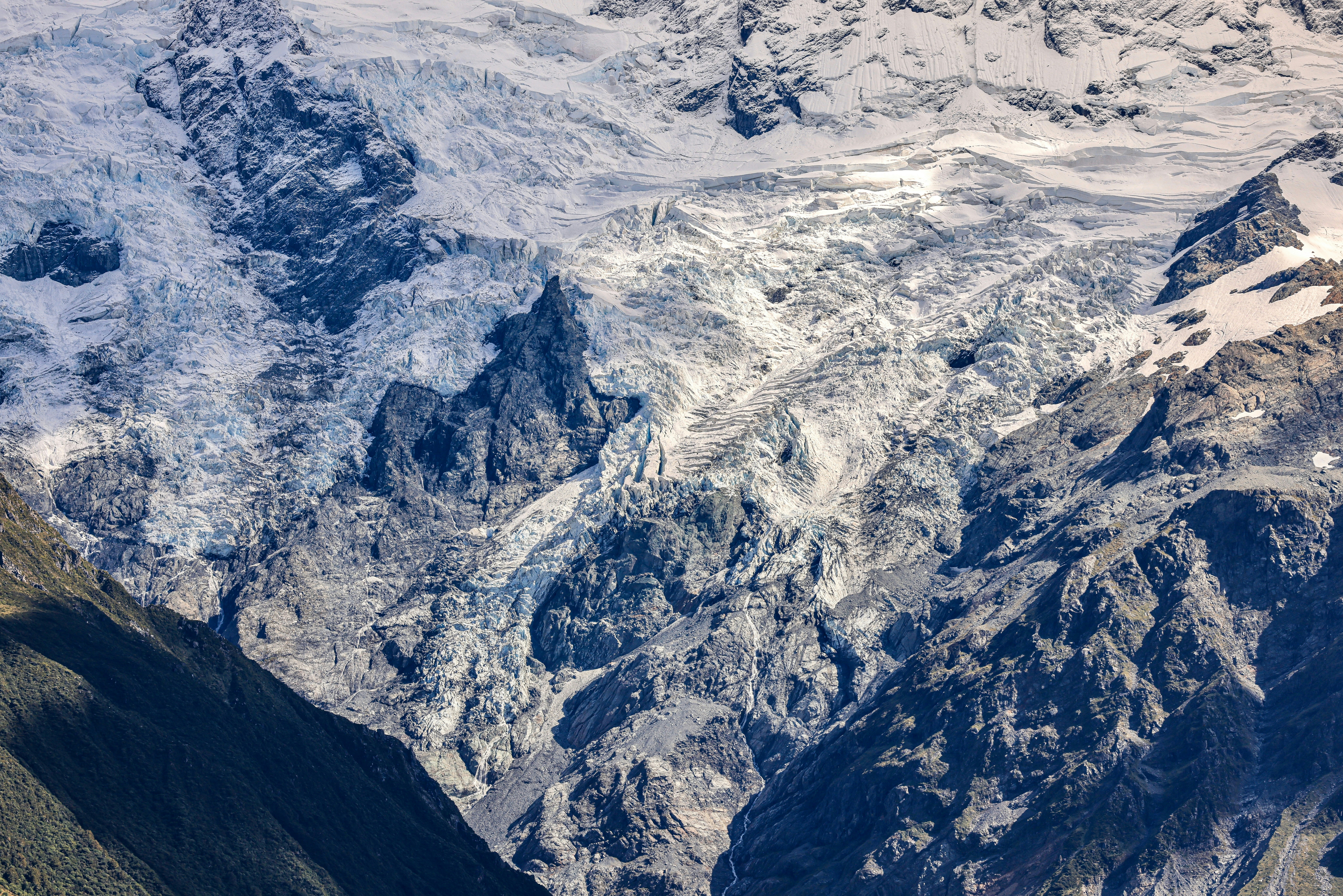 Photo by maximilian_brand