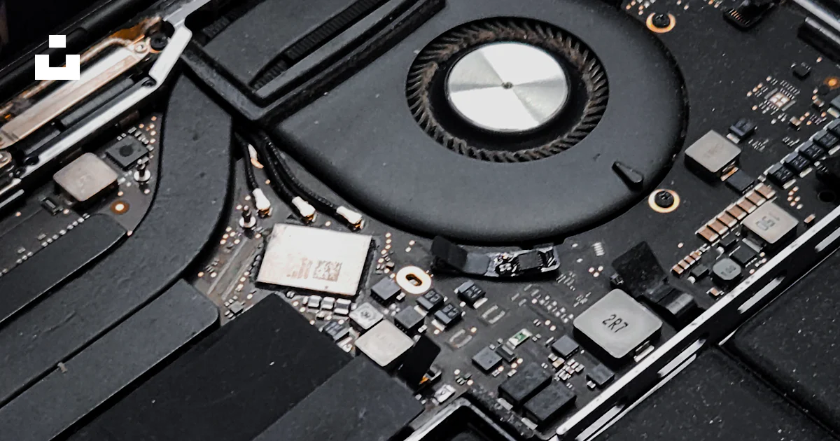 Close-up of laptop internal components and battery photo – Free ...