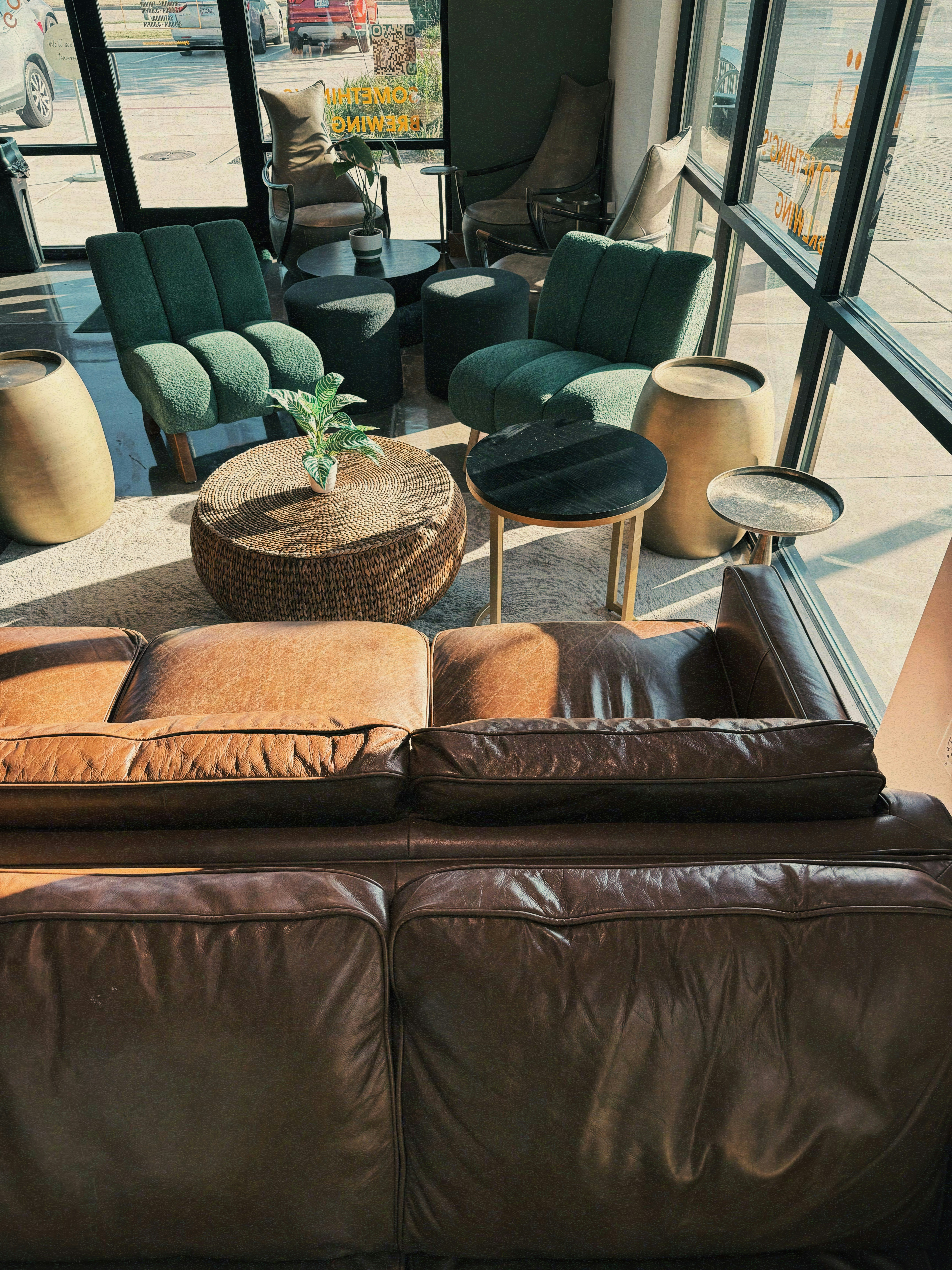 leather patio furniture, wallpaper, Leather Outdoor Patio Design: Style & Durability 5