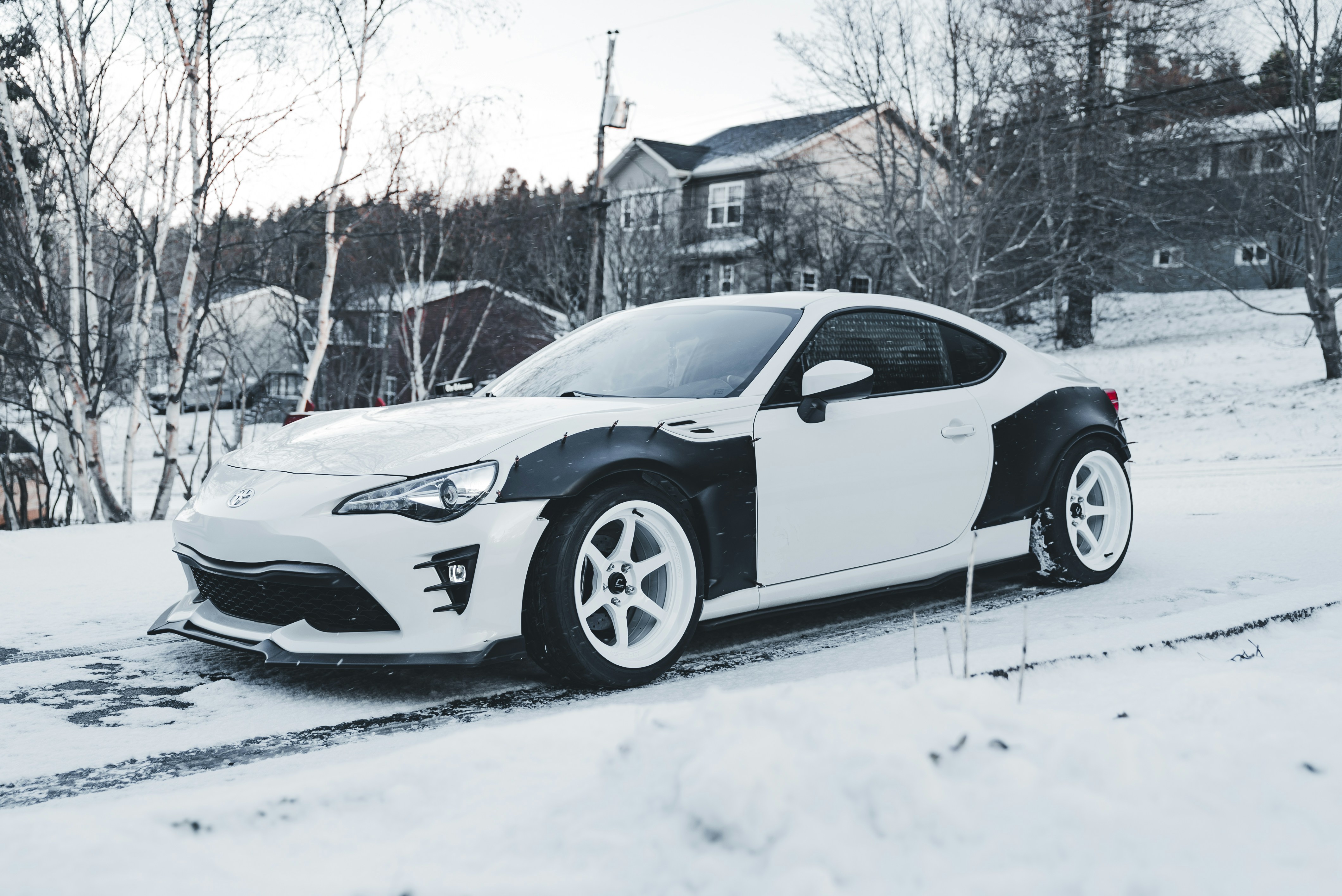 Why Electric Scooters Outperform Gas Bikes in Cold Weather