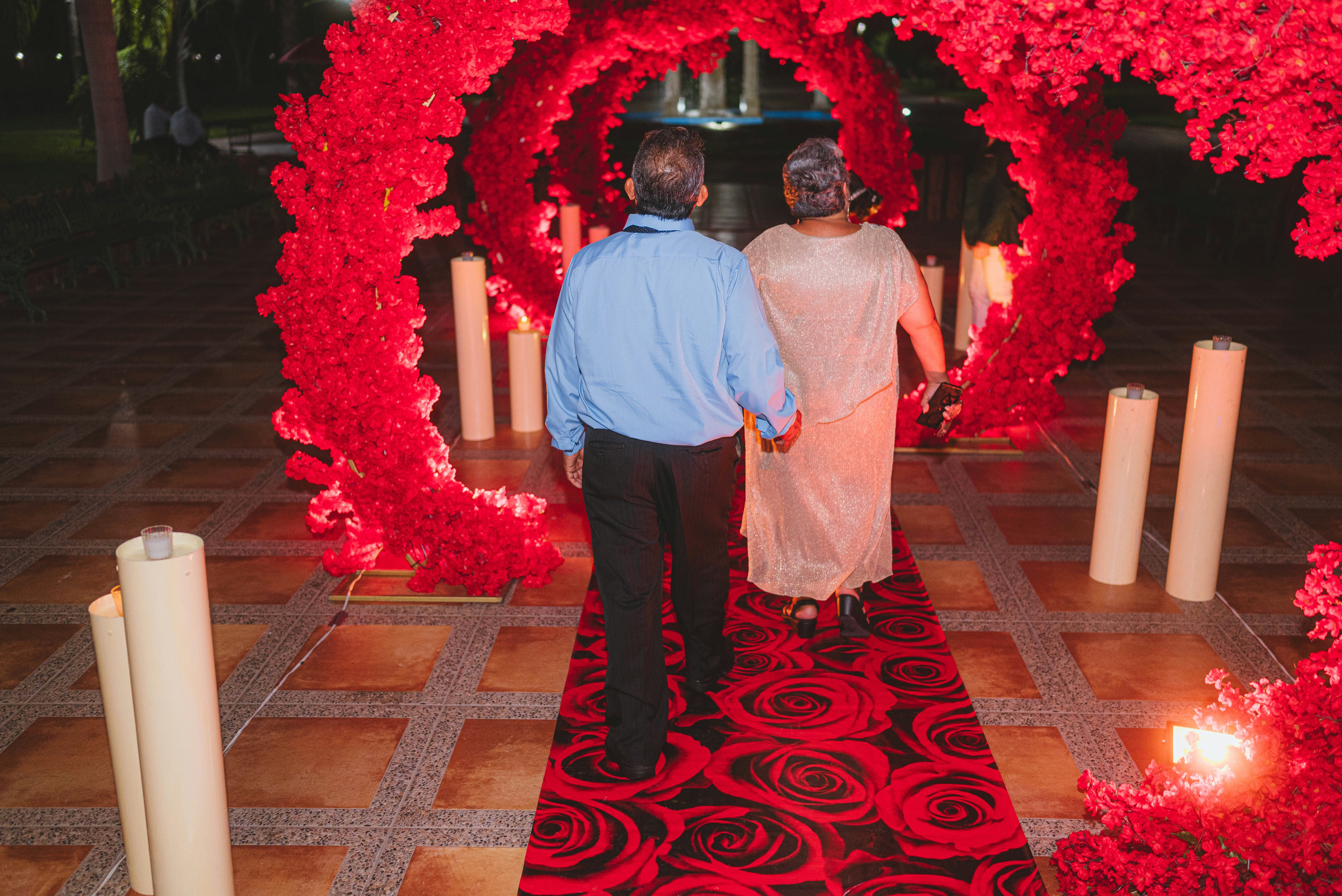 Short & Sweet Wedding Anniversary Day Wishes to Melt Hearts