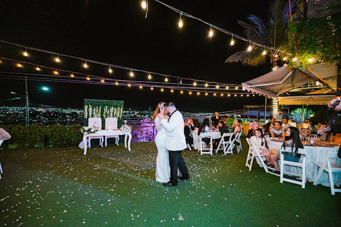 Matrimonio celebrando