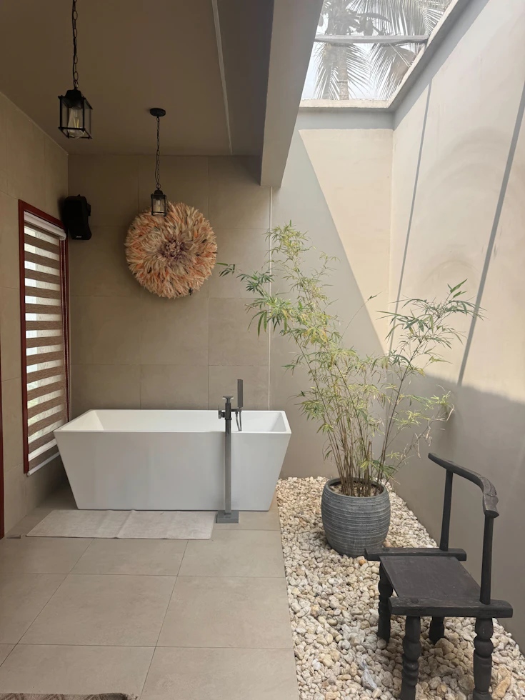 Decorative Stones Set in Spa Luxury Bathroom Decor 2026