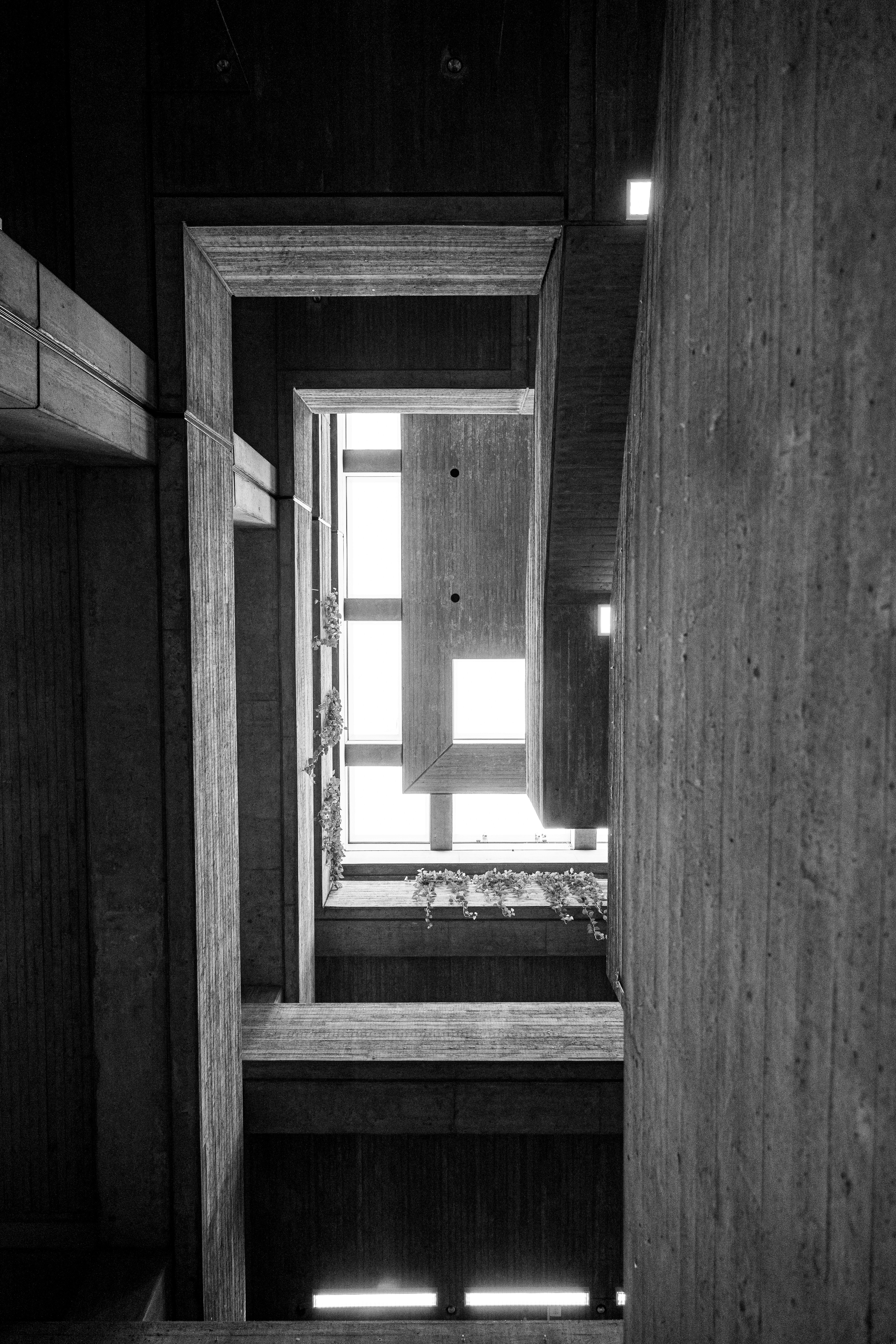 Geometric concrete structure with natural light