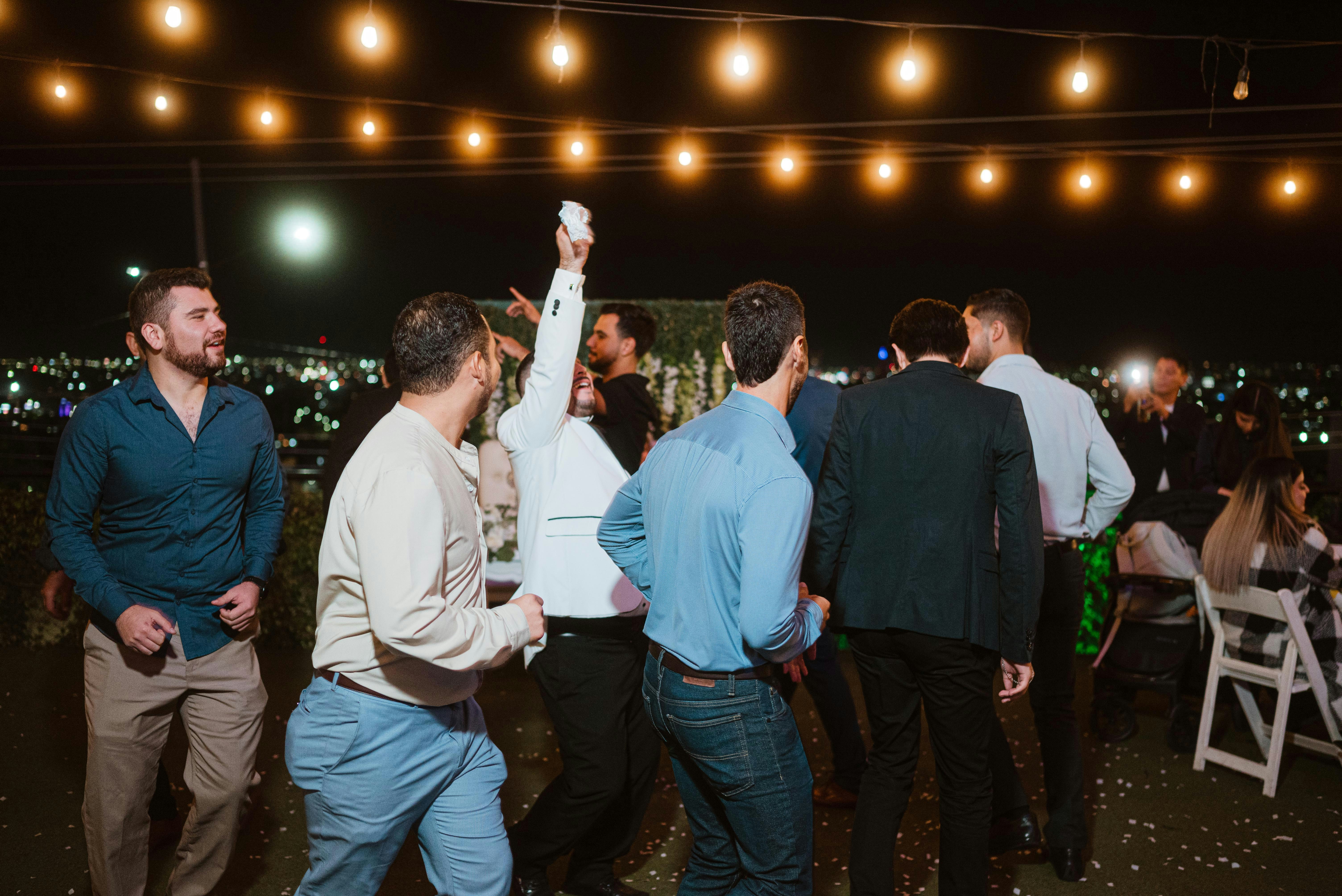 wedding reception dance floor, wallpaper, Wedding Songs: 15 Tracks to Fill the Dance Floor 5