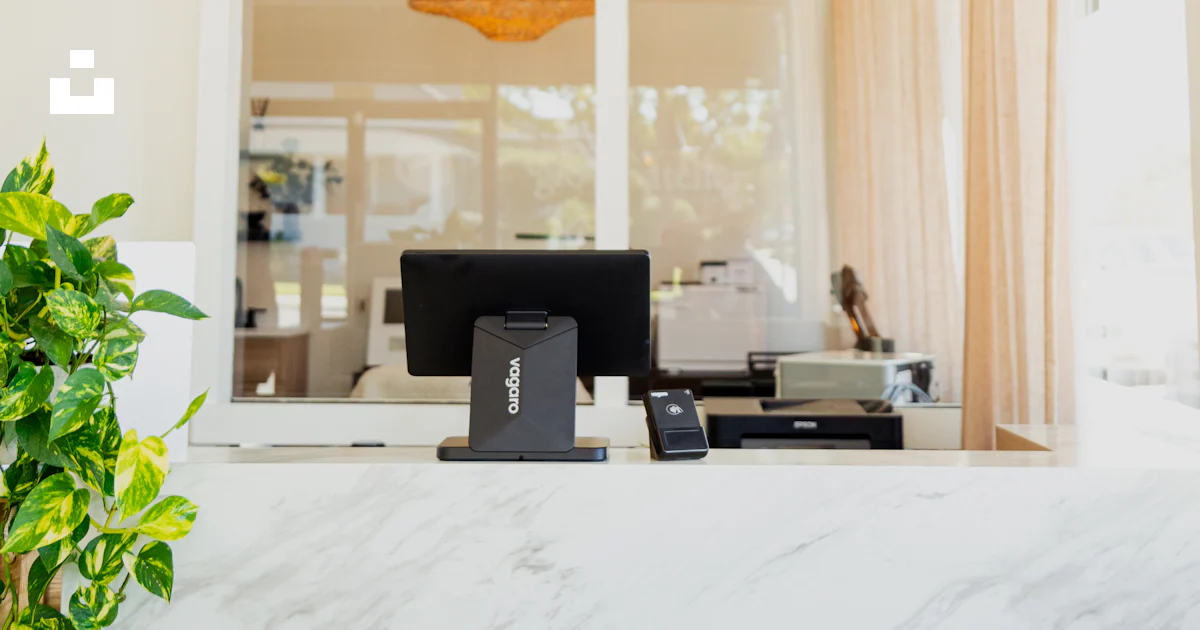 Printer Counter Reception Reception desk with computer and printer. photo – Free Technology Image ...
