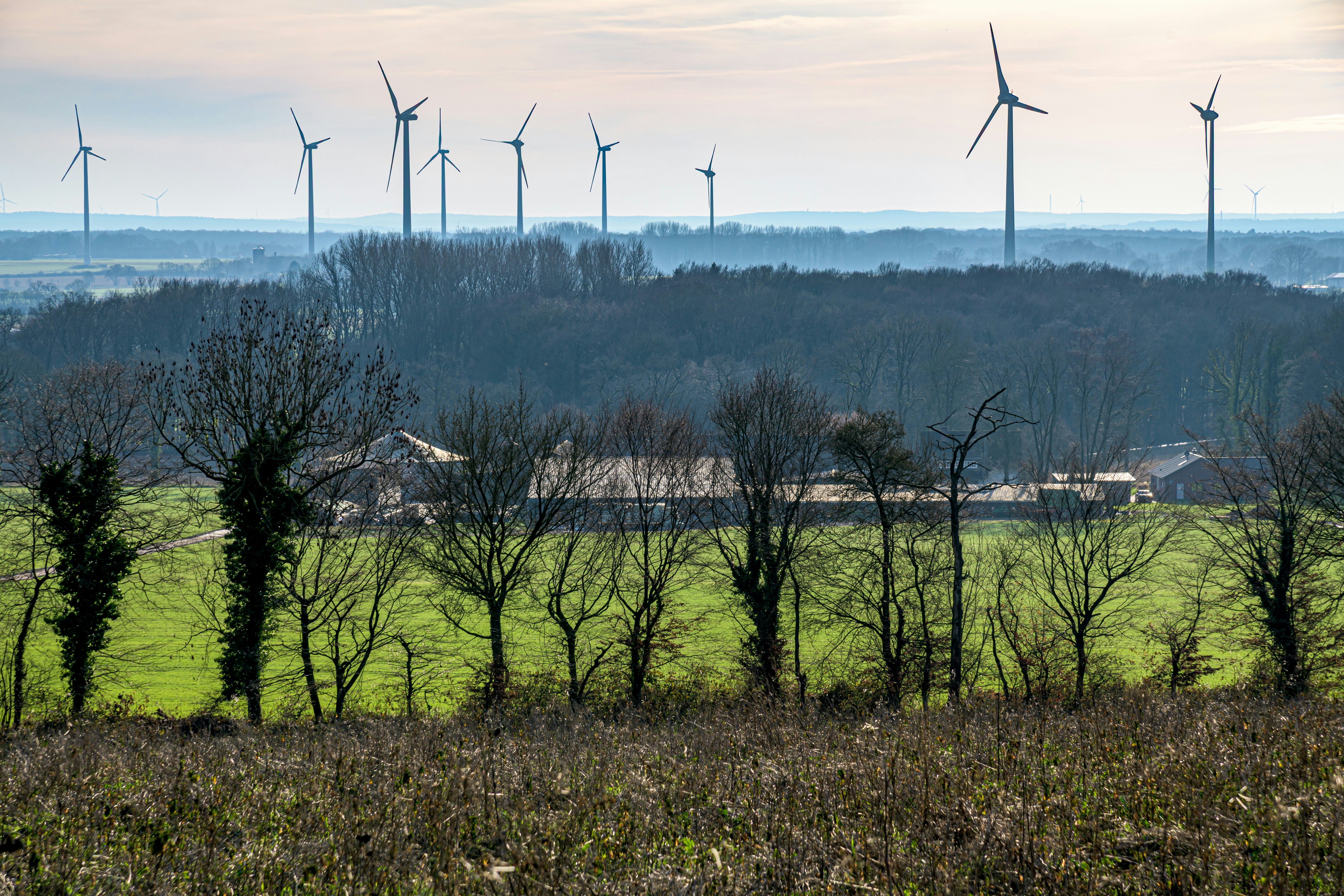 绿色信贷突破万亿大关，广东绿色产业加速发展-中电数媒-数字电网新门户